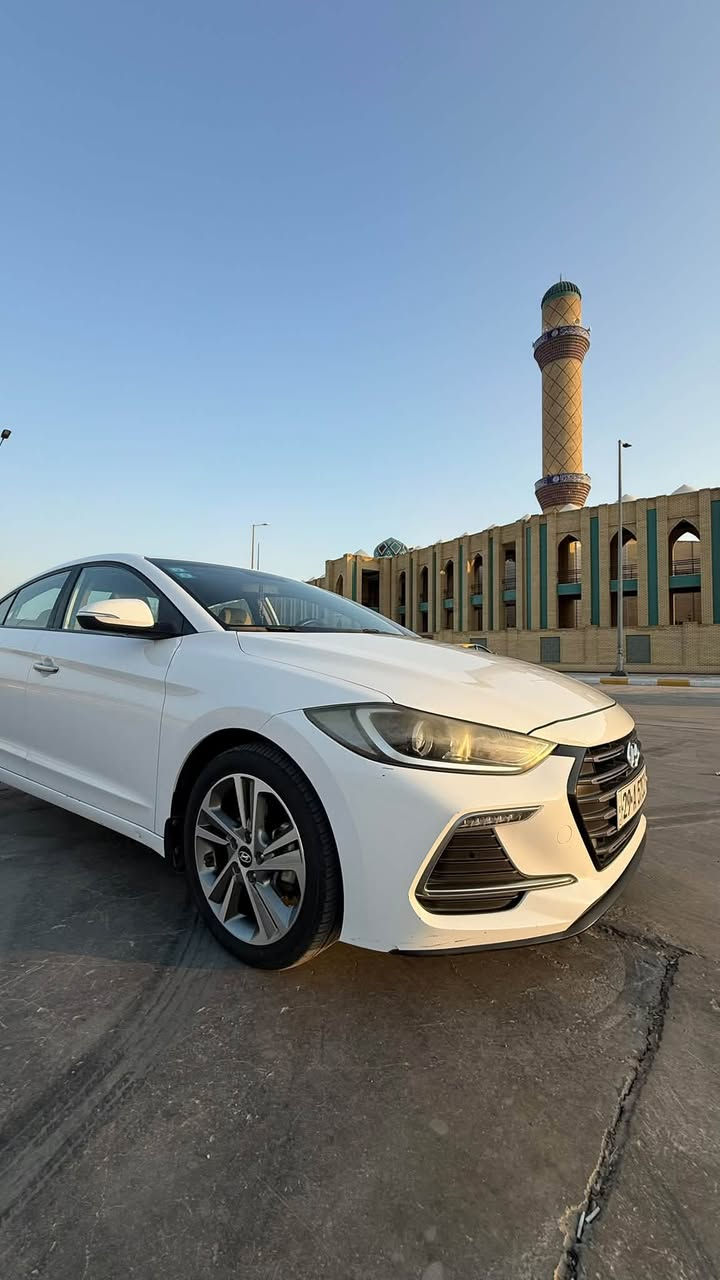 السلام عليكم
النترا سوبر 2018 خليجي 

ماشية 140 الف كيلو محرك 2000 دوش رقم واسط سنوية جديده

تبريد قطعتين حساس امامي خلفي كامرا خلفية شاشة تاب فتحة سقف سلايد لد نهاري  ٣ وضعيات قيادة المري شفط يدات كروم 

السيارة مكفولة وما بيها اي شي فقط طخة بسيطة بلدوسة وبعدها على وضعيتها موضحة بلصور 

السعر 152 وبيها مجال  

مكاني الكوت وهذا رقمي ***********

