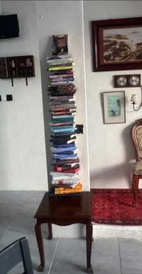 مەجموعە کتێب و سەعاتی کلاسیک بۆ فرۆشتن لەگەل تەپلەک و رەفەی کلاسیک