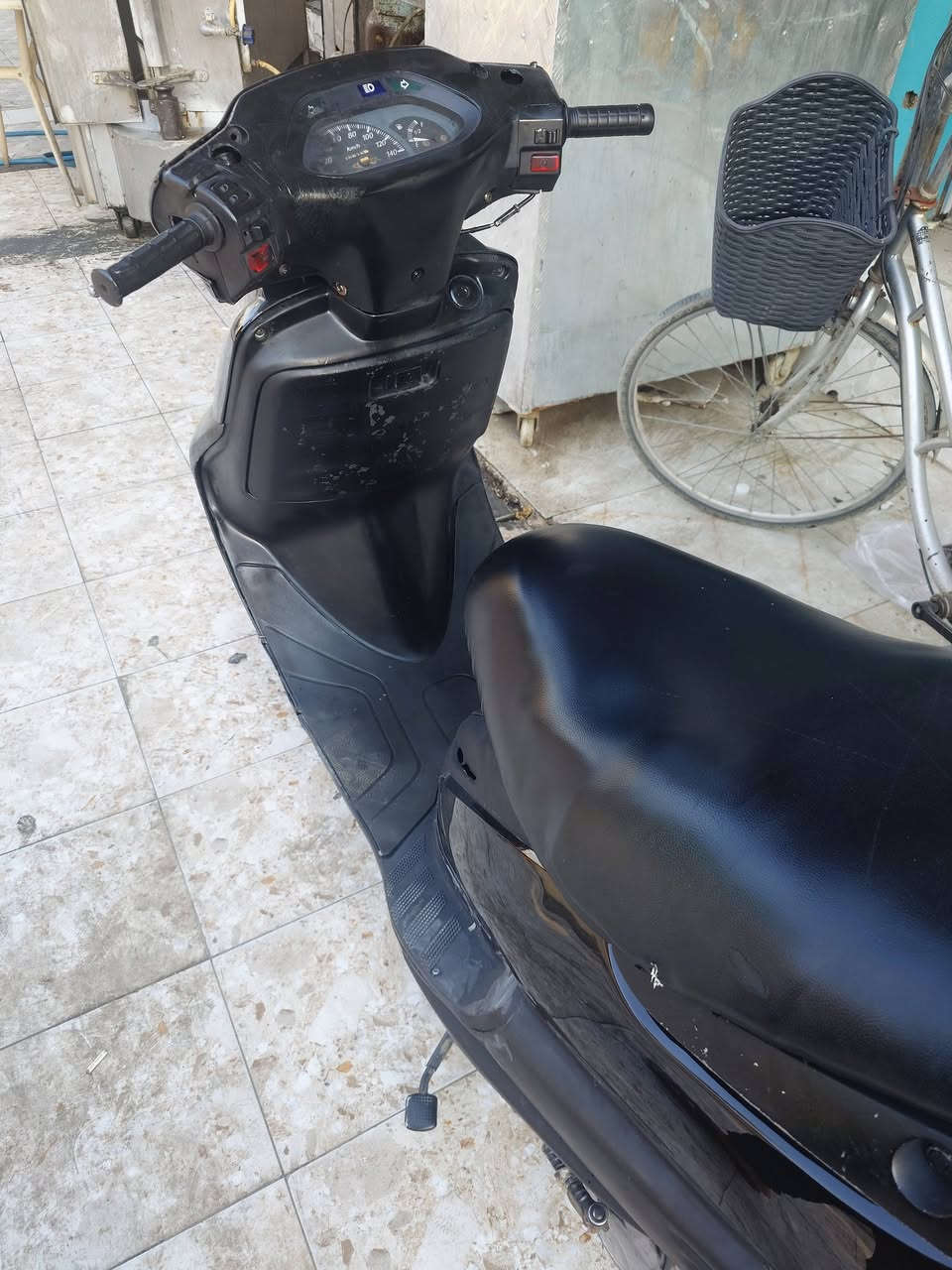 فراشه للبيع عل ضمان. *********** 400 وبيها مجال خلف المحافضه
