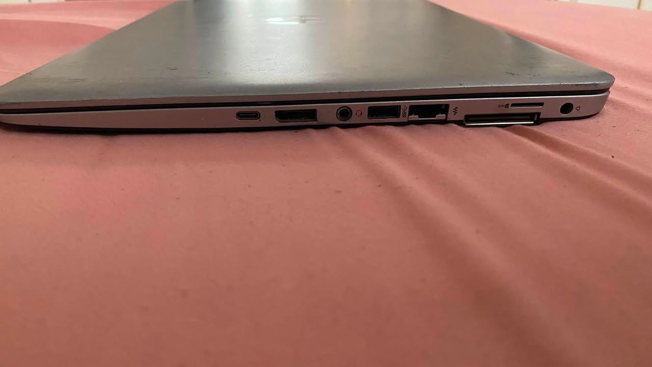 السلام عليكم
لابتوب hp 
حجم الشاشه 16 
الرام الداخلي 8 
هارد ssd 
شاشه لمس 
النضافه 75 ‎%‎ 
نقص بطاريه فقط 
سعر 300 الف وبيها مجال 
*********** 
عنوان بغداد مدينه الصدر
