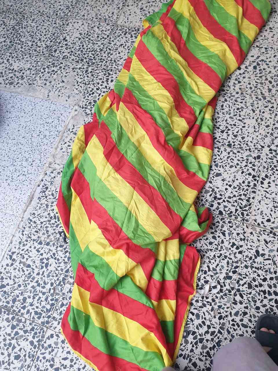 عندي سماعات مجموعتين ٣ الجوزيات ٢ الصفر وعندي مدات ٣ ومحفوره ١ وسلات ستيل ٣ وعارضه ١ وغطاء سياره  ٢ غراض مال بيت وماعندي توصيل ادفع سعر  .  حي سومر ***********
