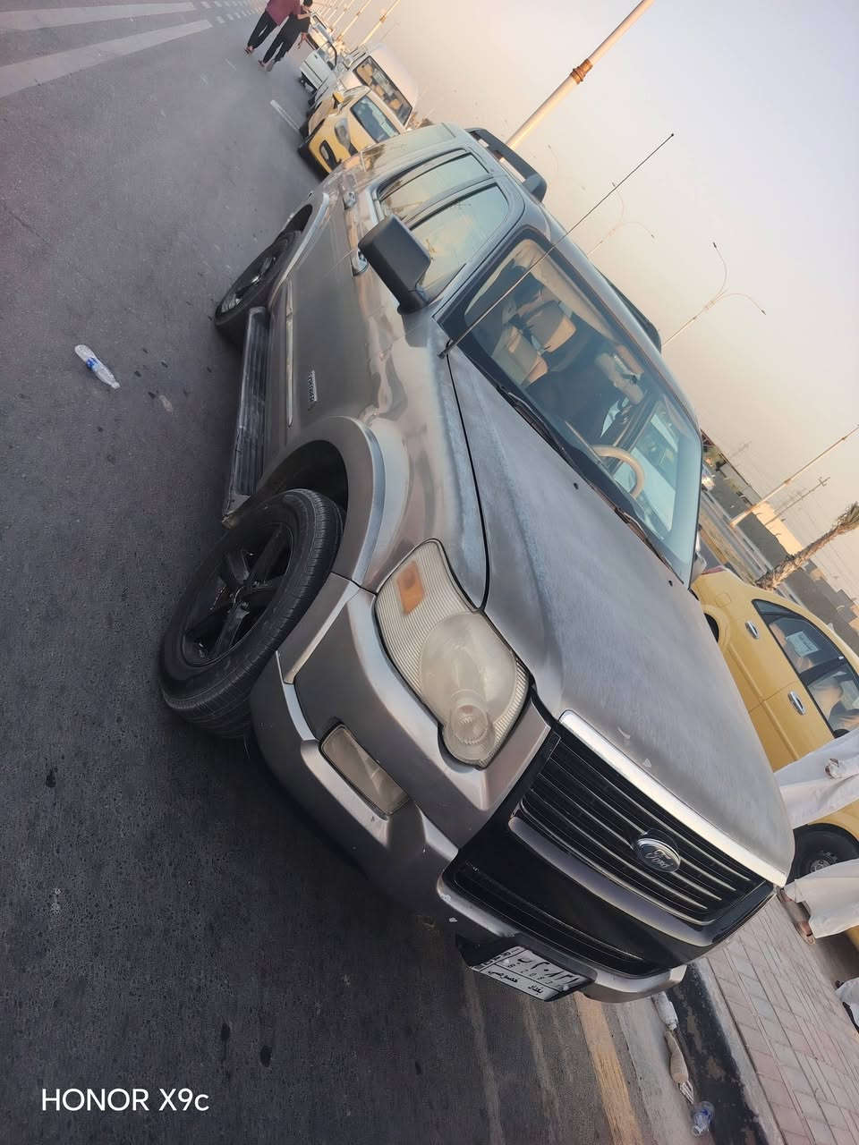 سلام عليكم فورت اكس بلاور سياره رقم بغداد كير مكينه شرط حداديه وره وكدام تبريد شغال تخم تاير جديد السعر 75 وبيه مجال رقم الموبايل ***********
