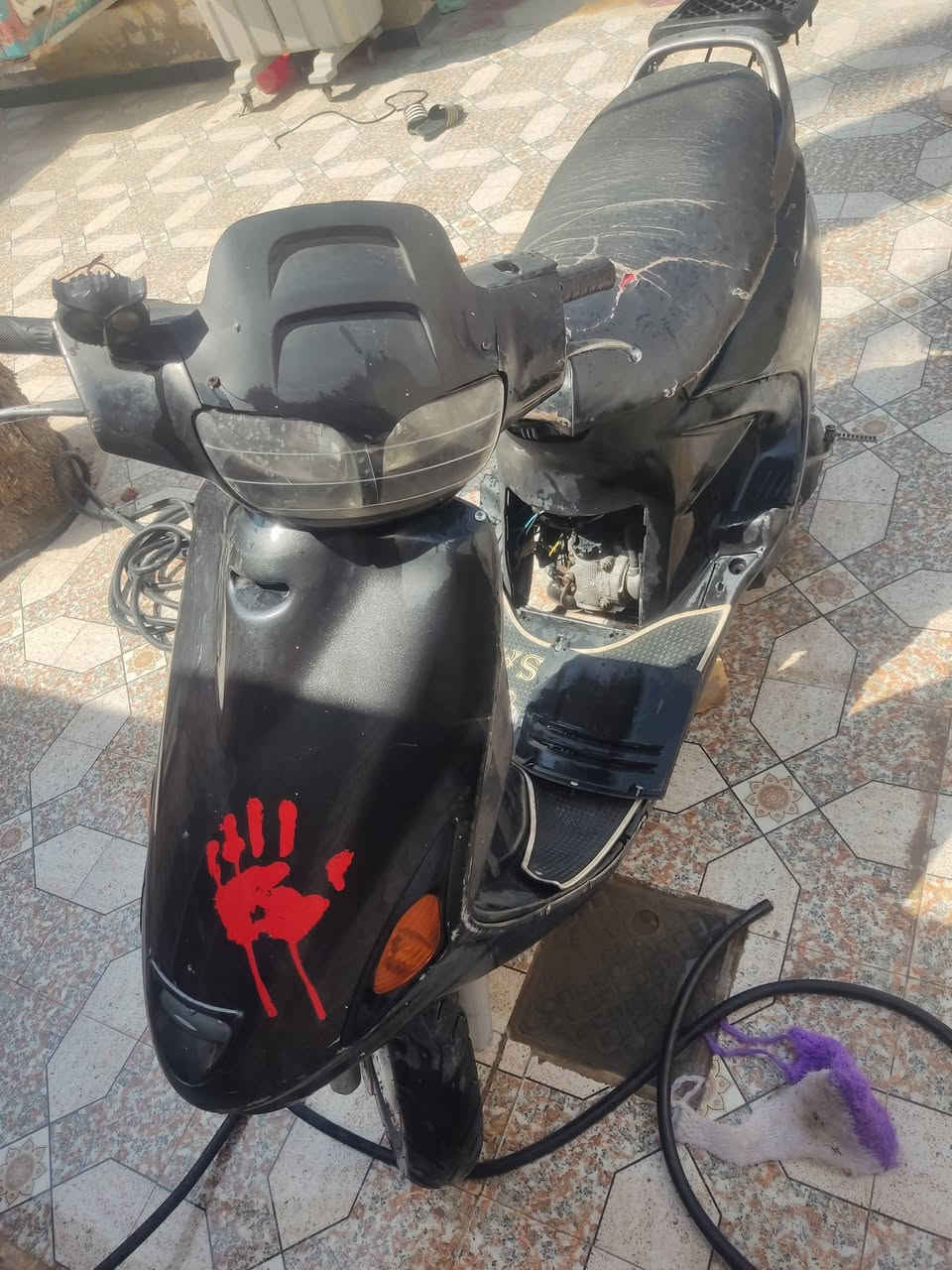 ---
🚨 بيع مستعجل اليوم فقط 🚨
فراشة فحل للبيع
مكينة وكابريتر شغالات شرط الفحص
السعر 250 وبيها مجال كلش هواي للشراي الجاد
اليوم اذا ما انباعت باجر اخذها لسوك الهرج 
المكان: الحمزة الشرقي - حي الحسين - موجود هسه
الي يريدها يخابرني *********** 
--
