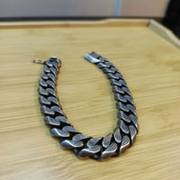 سوار وزن 111غرام  ثكيل ايطالي مستورد جديد  سعره 385  07837660891 يوجد ...