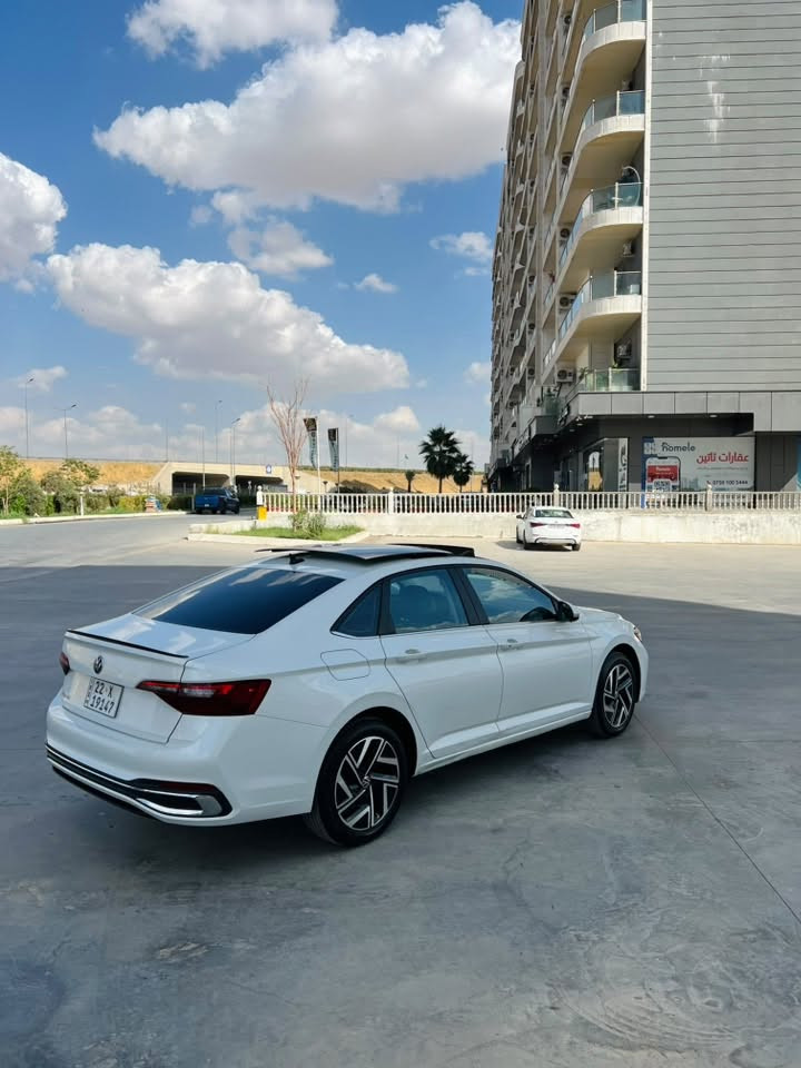 کوردی  عربي
فرۆشتن گۆڕینەوە ناکا 

جیتا  / 2023      
مواسفات sel/Premium
بانوراما ، کوشین گەرم ، کوشینی دواوەش گەرمە ، گێچ ئەلکتڕۆنی
مەکینە / V4.15 تۆربۆ 
ڕەقەم و سەنەوی نوێیە 
ڕۆیشتن / ٢٠هەزار میل

پێش و پشت کەپس
نیو دۆسە كارت و تعدیلە
بێ سبوغ یەك نوقتەی بە شانسی وەیە سانتیمەك دەبی 
ئێڕباگ تەنها شان 
یەك ساردی بچوكی ھەیە بە pdr چاك كراوە 

نرخ / ١٦٩ $ ٦٠٠$ غڕامە پاش معامەلە وەر دەگریەوە 
ناونیشان هەولێر 
مۆبایل /   ***********
تەلەفۆن مەكە بڵێی سەیارە شكاوە ٢ دەفتەری پێدرایە حسابی بازاڕ شكانی لۆ كرایە 
3VWGM7BUXPM022748

