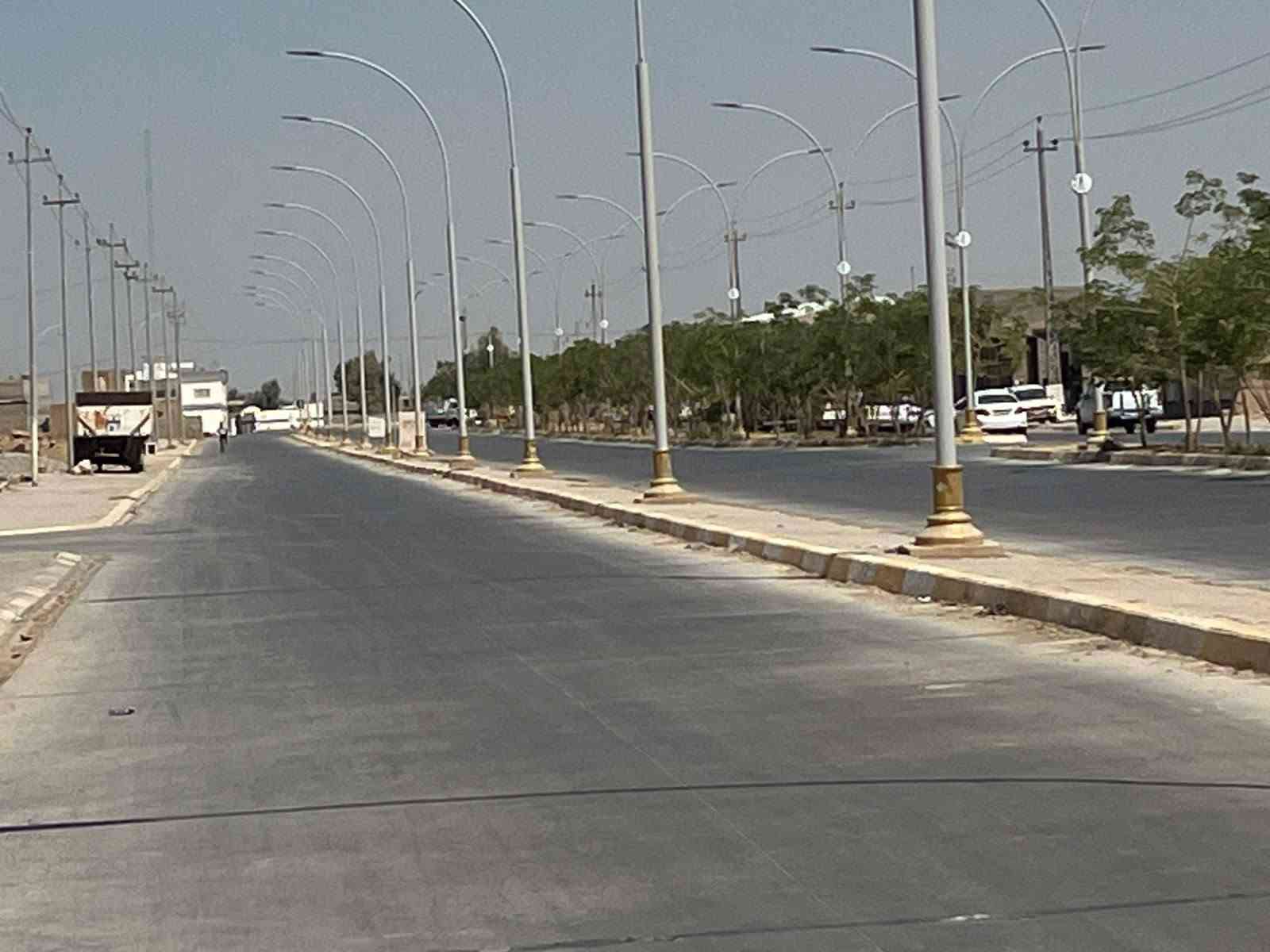 قطعة ارض تجارية ركن على ثلاث شوارع تقع على السايدين الرئيسي لعلوة الحلال والمرور قريبة من فلكة البكارة الواجهة  عالسايدين ٢١م المساحة الكلية ٣٢٠م المساحة بالطابو ٢٦٧ مع فضلة السعر ١٠٠مليون للاستفسار أكثر مراجعة مكتب الزغيت اوالاتصال على الرقم ***********
