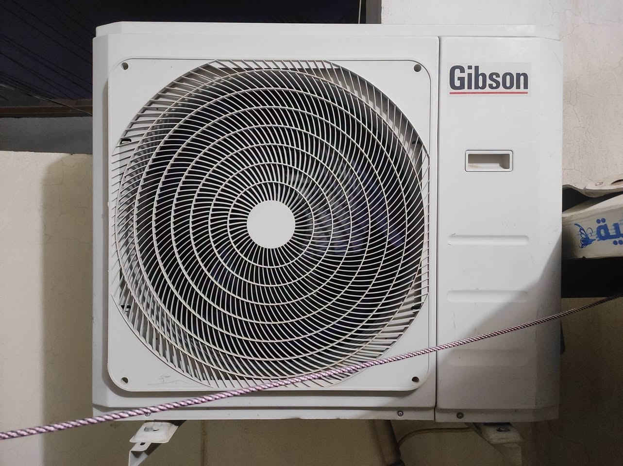 سلام عليكم سبلت عامودي جبسون  حجم 3 طن مشتري 1600,000 اخو جديد مداخل تصليح ابد سعر 950  استفسار اتصل او واتساب ***********

