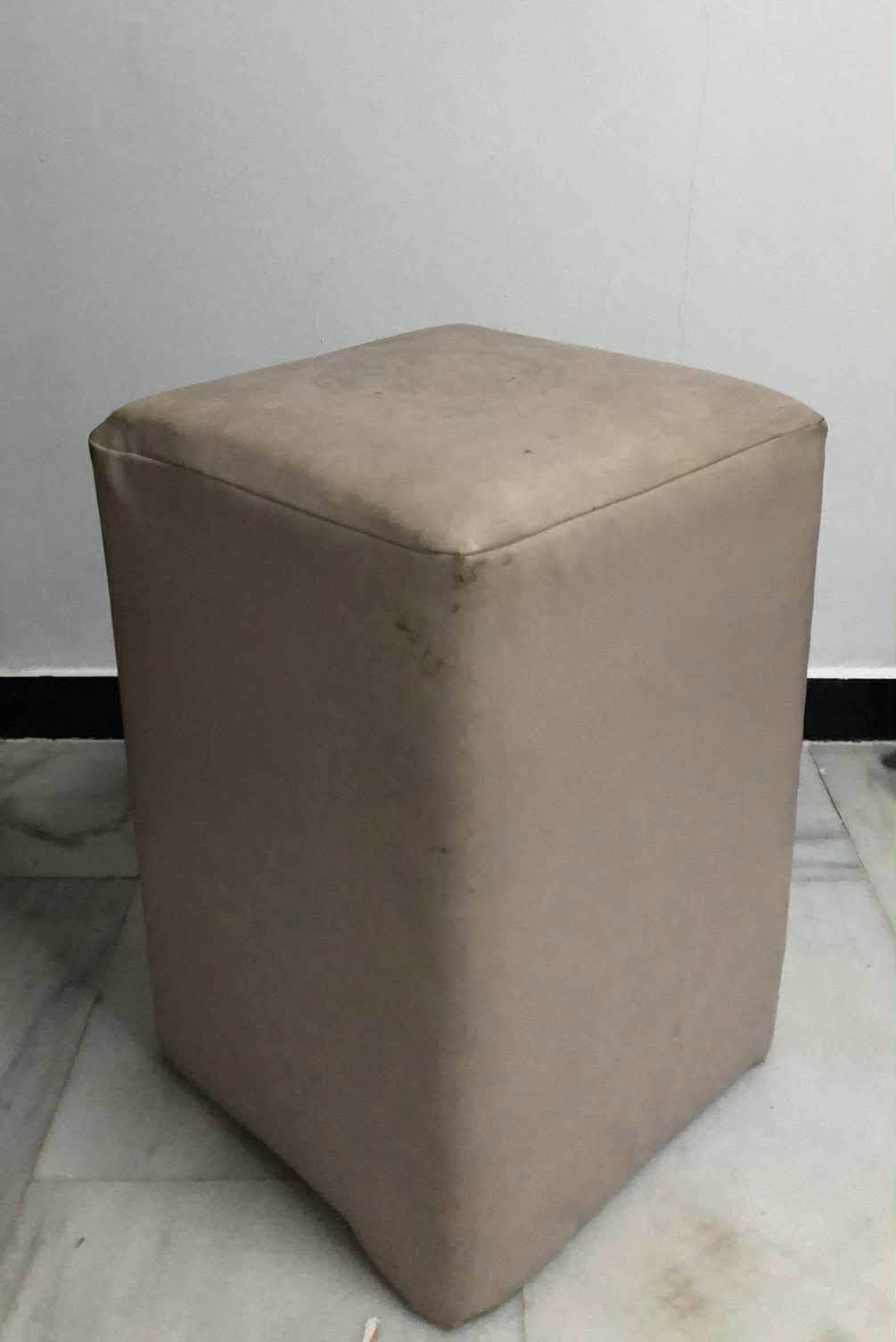للبيع غرفه تركيه نوعيه الاوليه قويه و نظيفه كلش 
7 قطع اي عيب ما بيها لا كسر ولا ظربه 
اي ستفسار خاص

