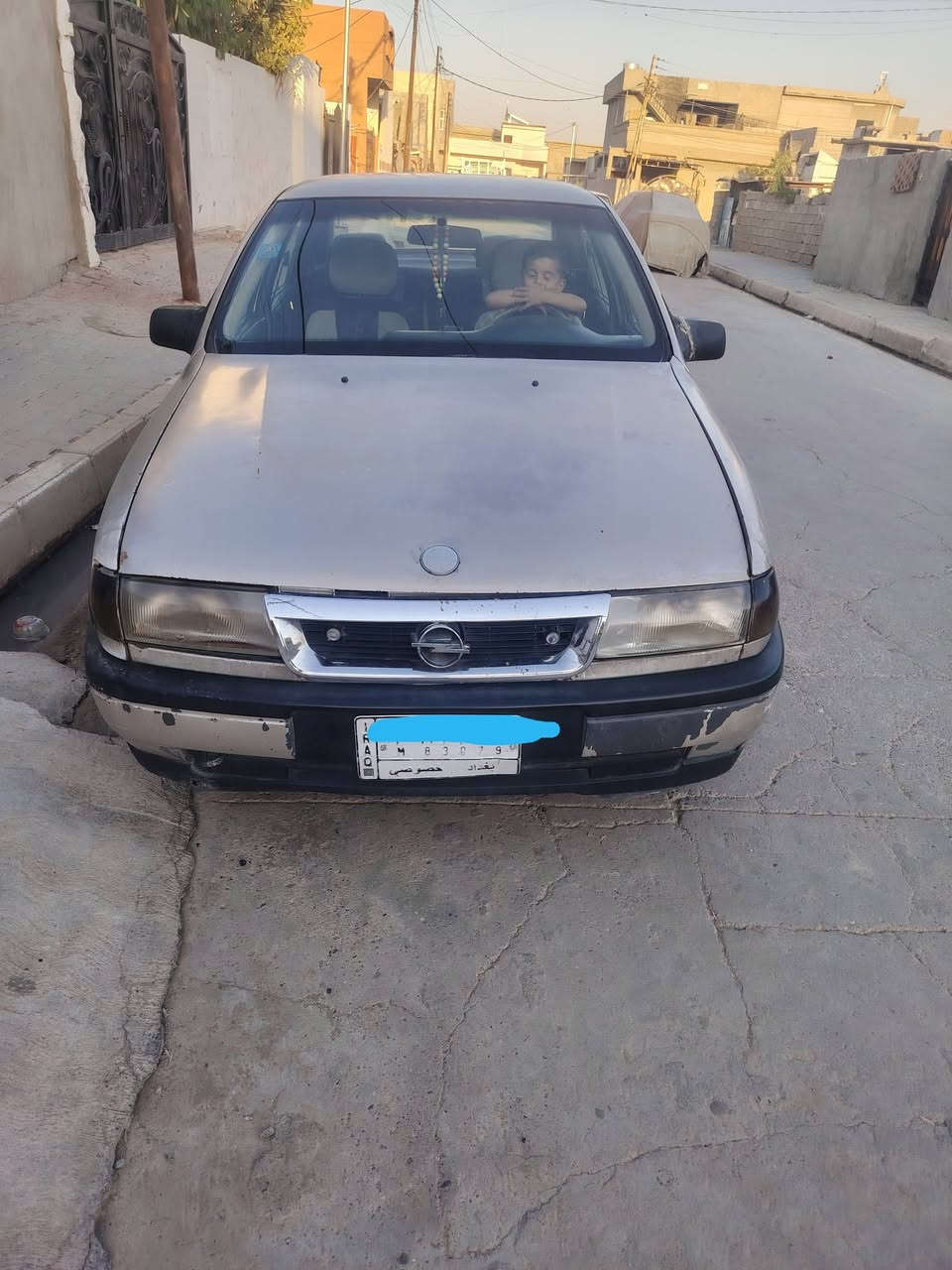 اوبل فكترا 20 موديل 1991 رقم بغداد مشروع وطني دفتر بانزين بيها  السياره موجوده ابكركوك السعر 30 وبينها مجال ***********
