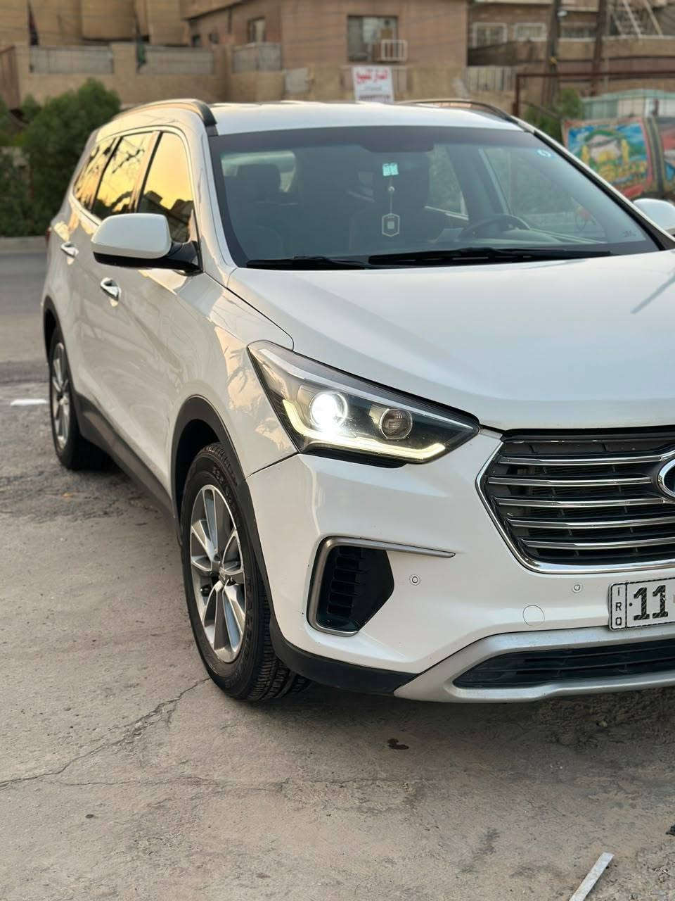 ﷽
للبيع فقط 
‏Hyundai snta fe
هونداي سنتافيا
الموديل : 2017
الون : ابيض
العداد : 138 الف ميل قابل للزياده

الضرر :- مرفق السونار

المواصفات :-
-المحرك   v6    3.300
-حساسات
-كامرا خلفيه متحركه
-تبريد مركزي امامي + خلفي منفصل التحكم
-تحكم ستيرن
-وضعيات قيادة  (3)
-ويل كب
-تحديد مسار
-شاشة
-نظام مانع انزلاق 
-نظام نزول منحدرات
-كشنات ٧ راكب
-كار بلي
-دفع رباعي
السياره رقم بغداد انكليزي
السعر ١٣٨
***********
بغداد الامين الثانيه
