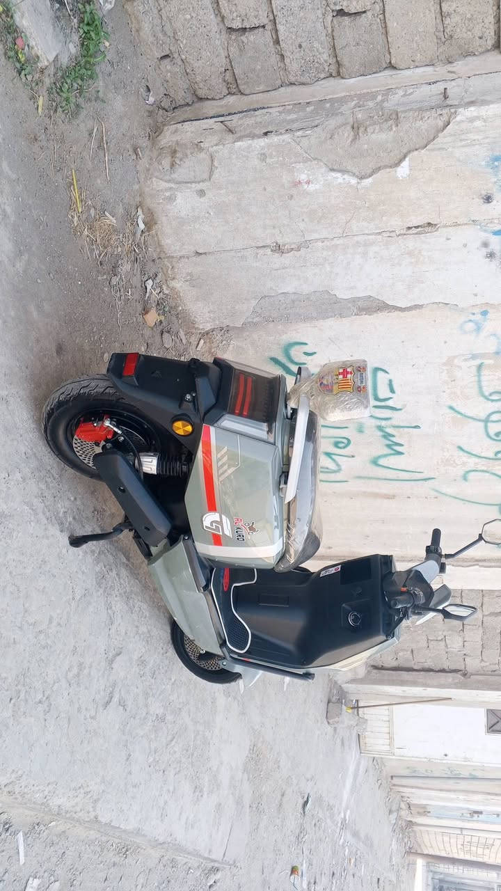 دركون نضيف حيل بس بي كسر مصلح بل صفحه 
بطاريات سته وشرط الفحص ملفو 2000
ماطور غني بل مواصفات جوزه مال سويج بصمه 
سعر 575 بي مجال قليل 
شراي اتصل ***********
