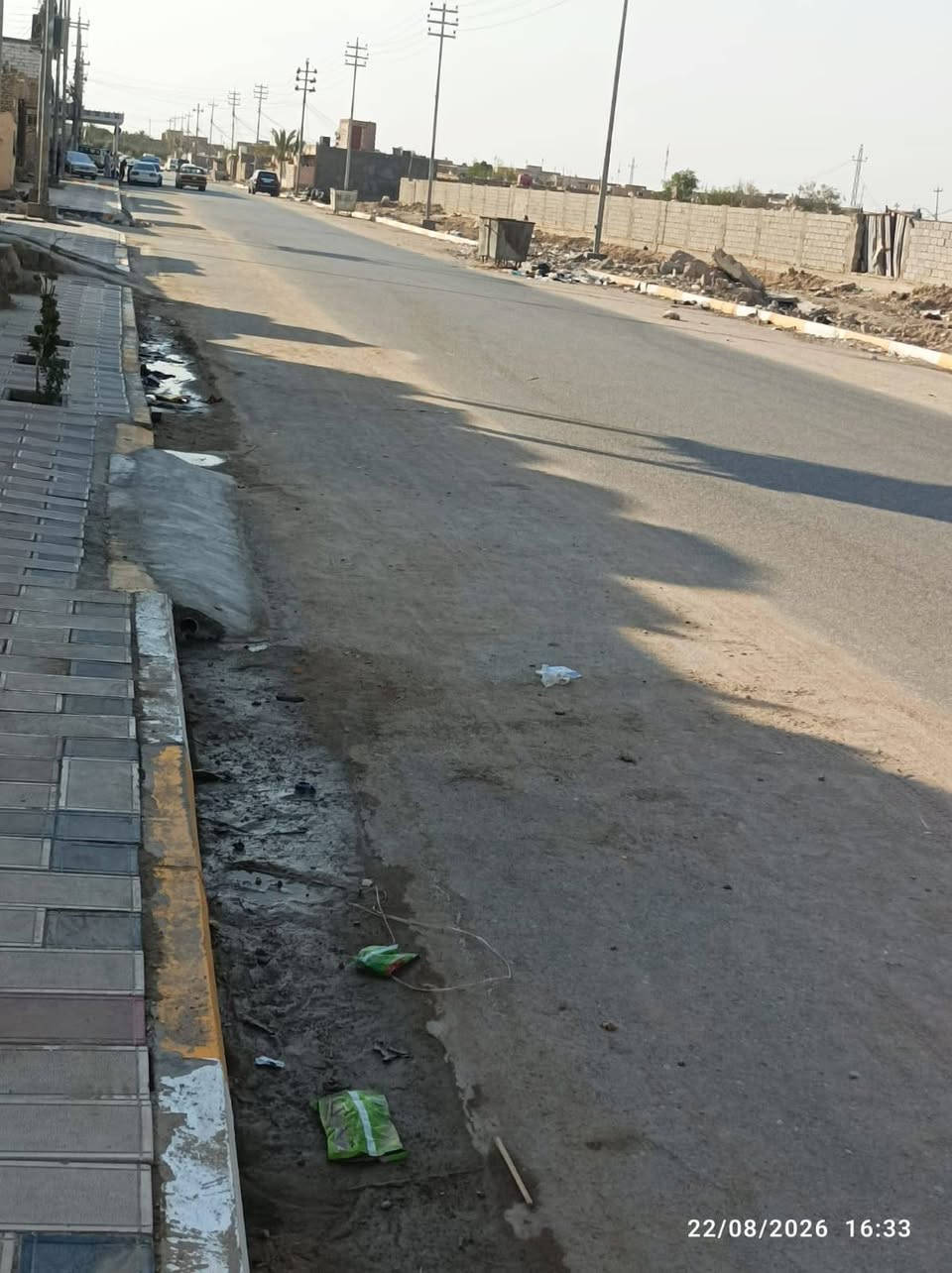 السلام عليكم بيت للبيع طابو صرف المساحة 240متر  بناء قديم ينسكن بيه  سوق الشيوخ حي العسكري الثاني شارع سيد جواد. سادس فرع تفاصيل البيت السقف كونكريت مسلح  غرفتين استقبال هول. مطبخ حمام داخلي وصحيات خارجيه كراج وحديقة للاستفسار الاتصال ع الرقم *********** واتساب موجود
