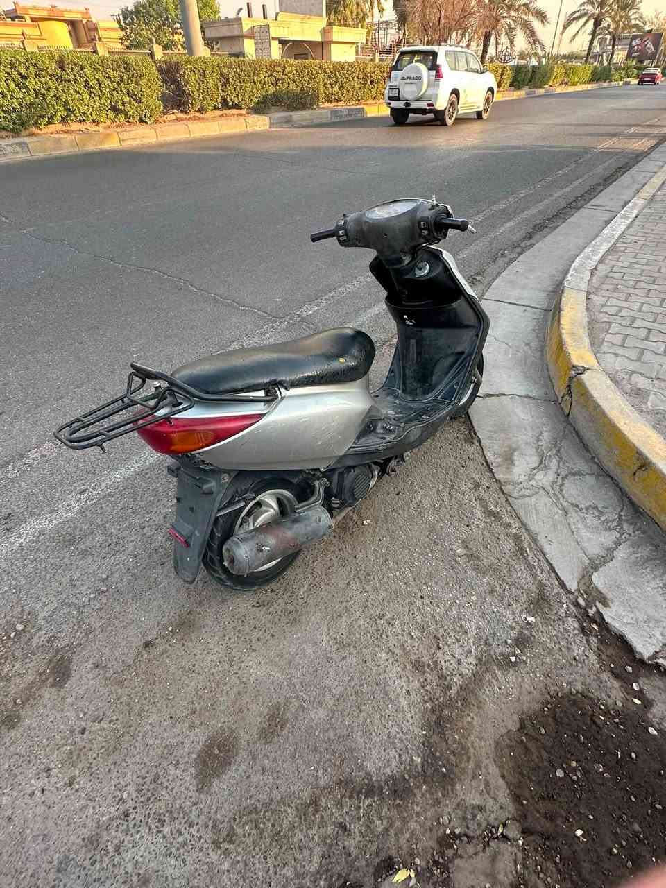 سلام عليكم بريز دراجه نكره سلف مكينه ناعمه شلعه ومعدل تخبل فشكه ما طاكه السعر٤٠٠وبيها مجال العنوان بغداد ام الكبر ولغزلان ***********وتساب
