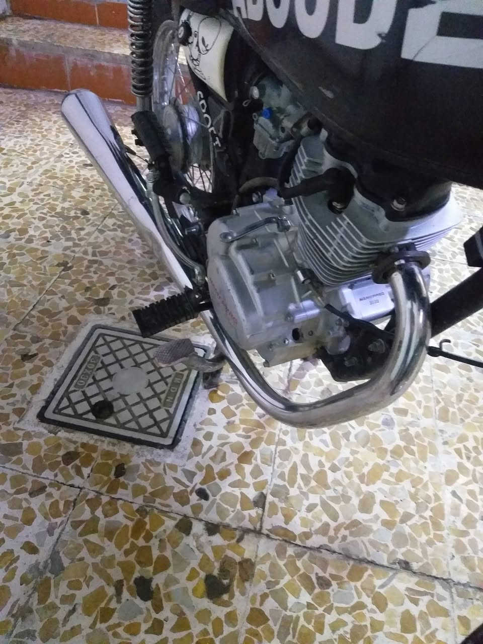 سلام عليكم دراجه نامه مديل 20 محرك اخرس مبدل بستم فقط مكاني حي سماح السعر 330بي مجال حك جيتك ***********
