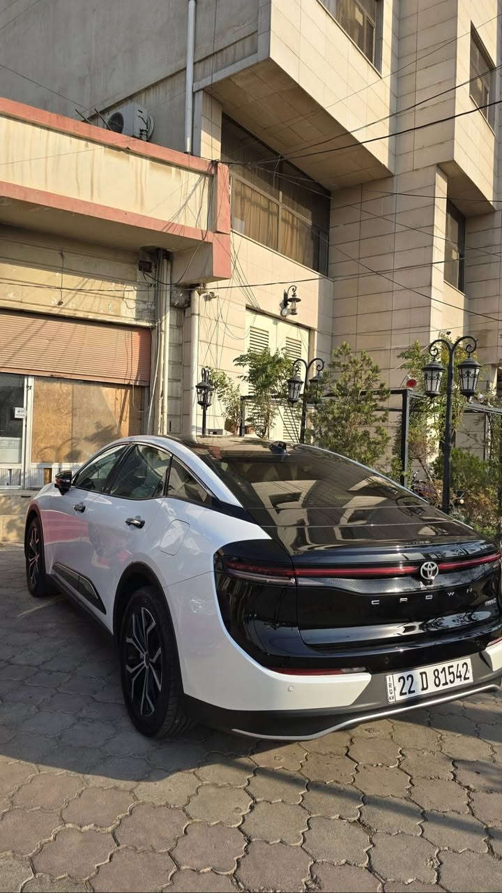 تويوتا كراون تو كلار بلادي
مديل ٢٠٢٣ ماشيه ٥٩ كيلو متر
عليها نانو كامل وسياره فول مواصفات
برده خلفيه وكشنات تبريد وتدفئه وتنته 
تحويل مباشر باسم المشتري 
مكان السيارة البصرة 
بيها بارد كد شبر بلباب ما مبين  موجود سونار
سعر ٣٢٢
رقمي 
***********
