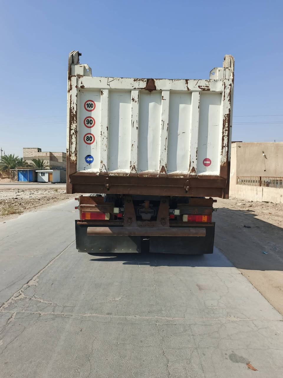 سلام عليكم سكانيا للبيع جاهزه من كل شي تخم تاير تبريد بسمي رقم الجديد المو شراي لا يتصل ،رقم الهاتف ***********
