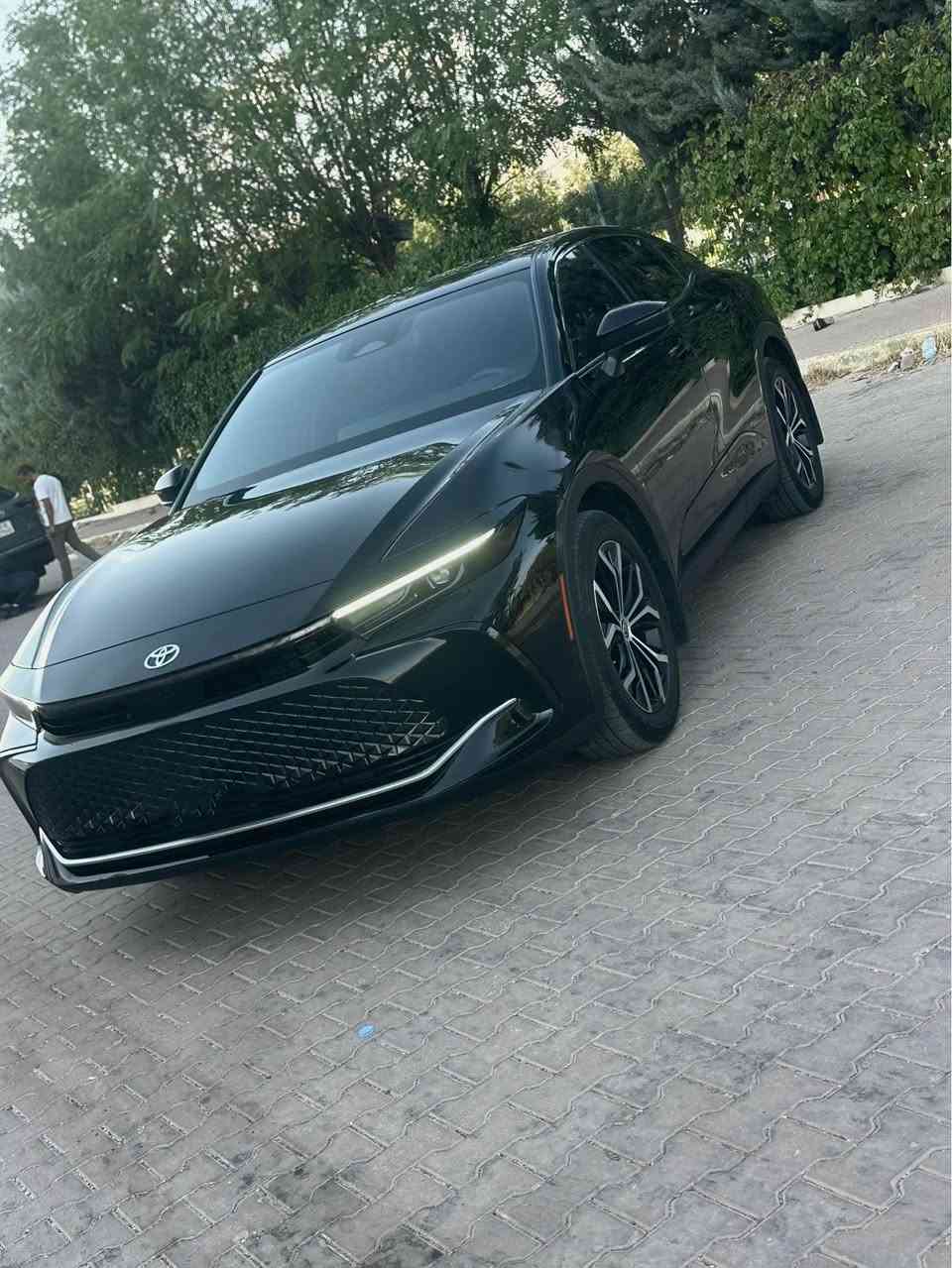 تويوتا كراون ٢٠٢٤ كيلن xle هايبرد به نزين 
سعر ٢٨٩
تيل ***********
سياره جديد بدون صبغ كدام ورا كبص فقد باب سكن جاملغ سكن شبر شبر بيدار شرط ماشي  
٩ الف سيارة جديد رقم كبس ثلاثا شهر للترقيم 
سياره نويه بيش و باشي كه بسه بي سبووخه به شرت ته نها درگاي سايق جاملغي بشته و كه ميك بيدئاره وينه م داناوه ٩ هزار رويشتوه رقمه كبسه 
مواصفات xle بسمه و بريك بسمه و شاشه كه وره سي مود كوشن كهرباي تبريد مركزي لايتات ليتو زينون رنكي رش قترانه نويه 
سعر ٢٨٩ 
تيل *********** عنوان عقرة ئاكرئ اكر, نينوى

