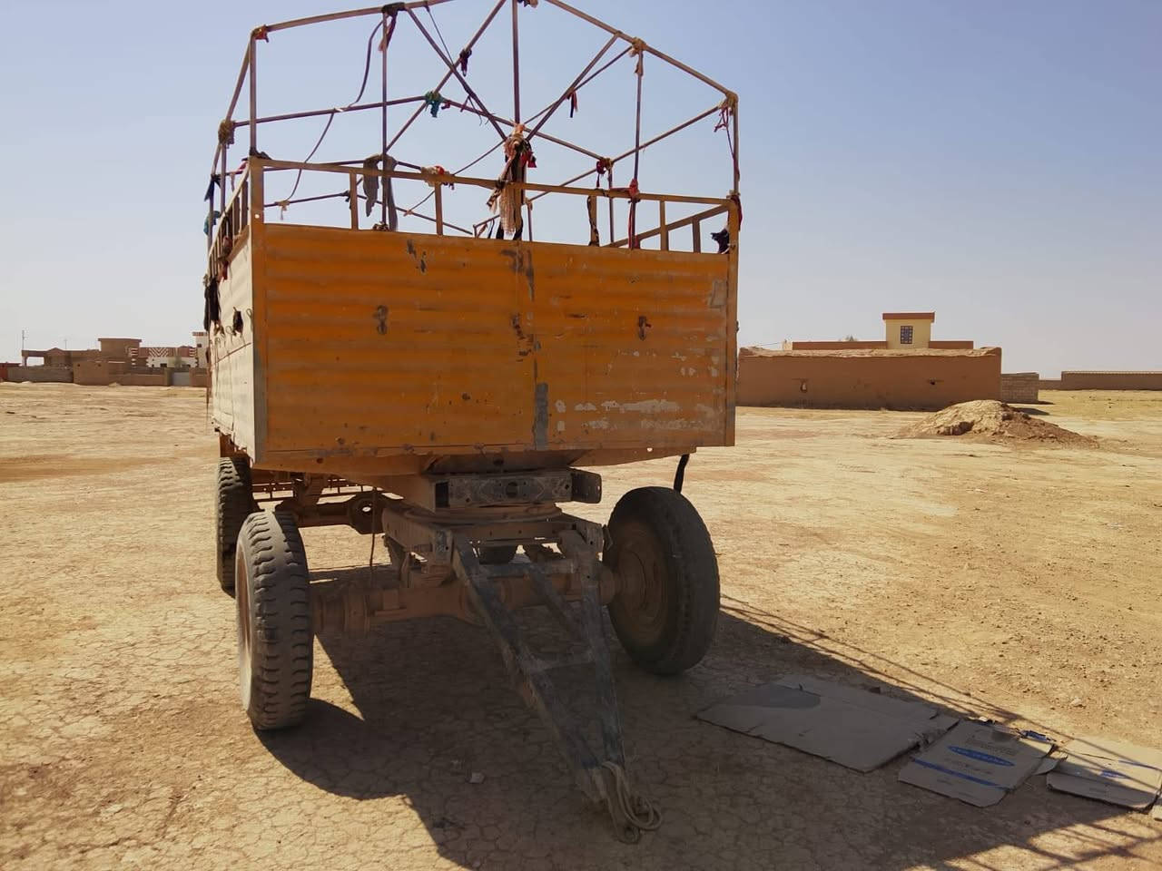 سلام عليكم عربانه بلاديه للبيع الطول ٤ ونص متر المكان الديوانية ***********
