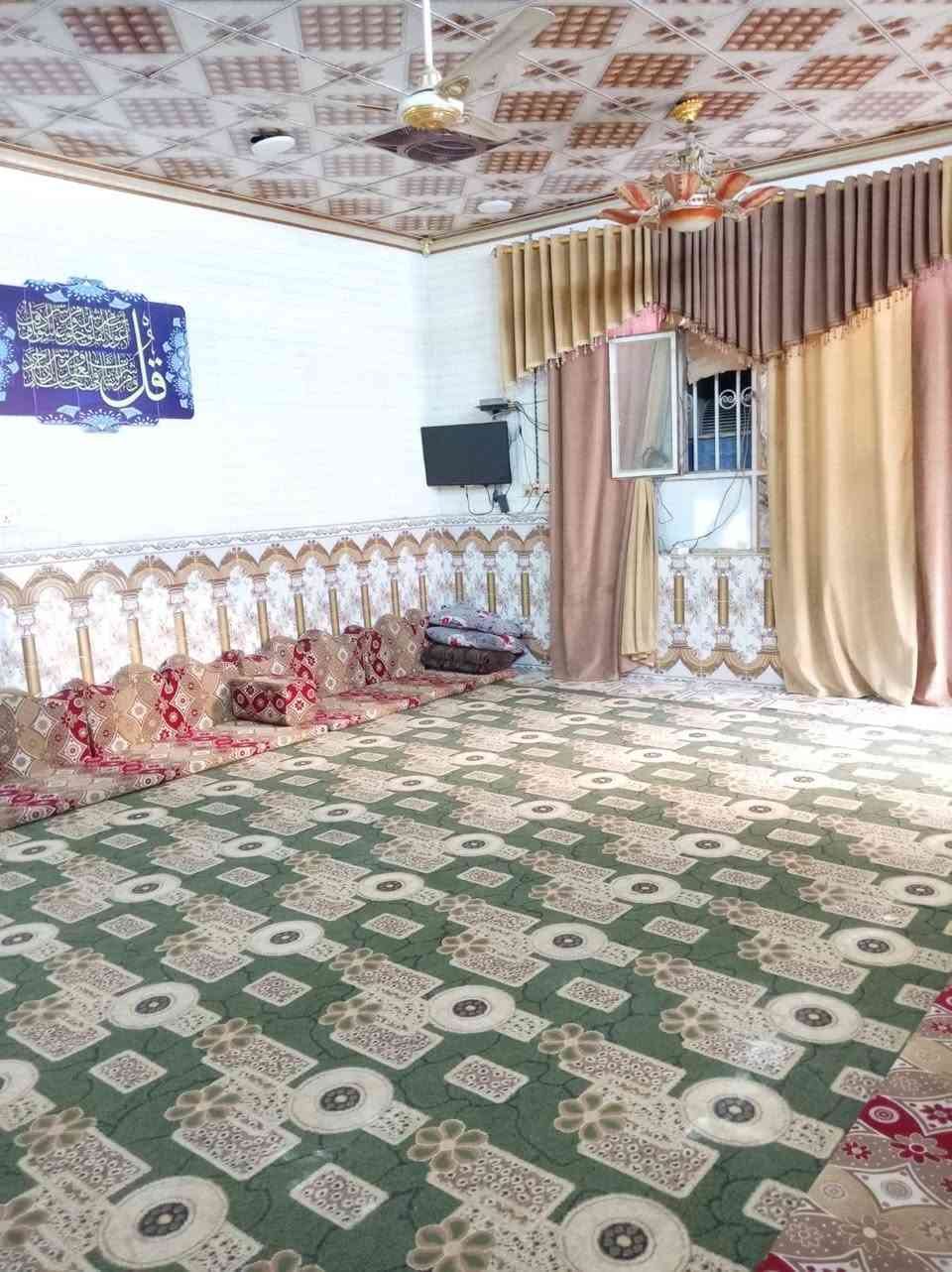 سلام عليكم بيت للبيع زراعي مساحه ٢٤٠متر العنوان النجف كوفه سهله وقريب عله منطقة شبيلي وقريب عله جسر الإمام علي تصال عله رقم ***********
