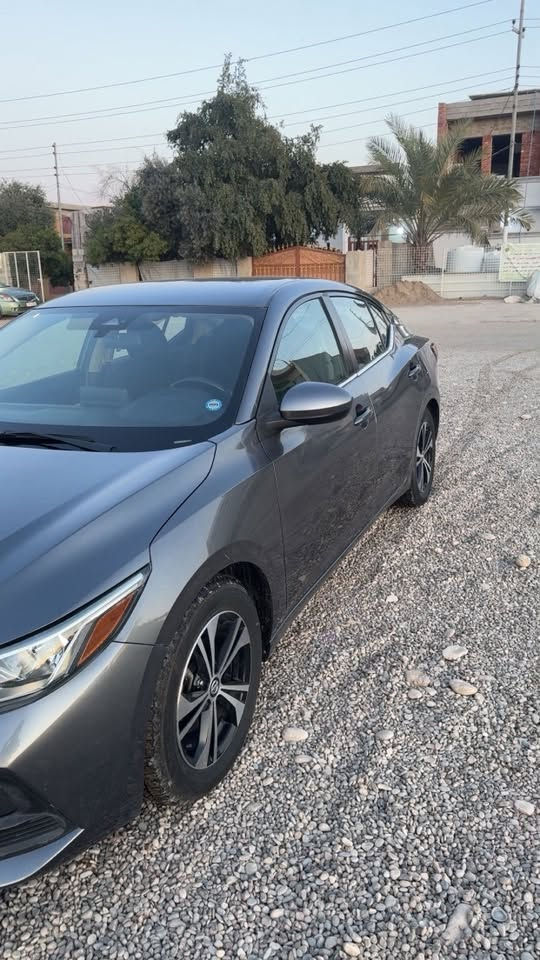 نيسان سنترا 
موديل 21 
مواصفات SV ا
رادارات امامية وخلفية ومثبت سرعة وتحديد مسار وتوقف ذاتي وتشغيل عن بعد والى اخره 
وارد أمريكي 
رقم سليمانية بأسمي 
محرك 1800
ماشية 80 الف ميل 
ما بيها صور حادث فقط تقرير فقدان جاملغ طرف السكن صبغ والبنيد صبغ 
سنويه لحد2028
رقم موبايل ***********
