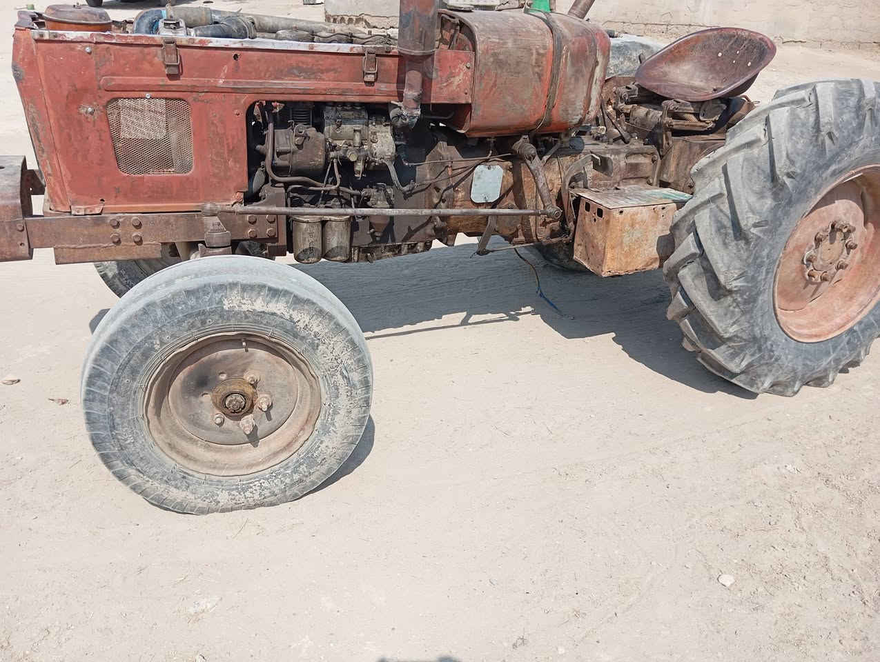 للبيع عنتر متروكه شرط محرك وكير وكسل وبام ونوزل ولباقي شوف العين سعر 1900 ***********
