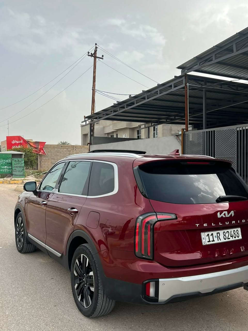 السلام عليكم سياره للبيع
Kia Telluride 2024 SX X-Line
AWD
مواصفات السيارة 
* محرك 3.8 لتر V6 GDI
* ناقل حركة أوتوماتيك 8 سرعات
* دفع رباعي AWD Active On-Demand
* نظام AWD Lock
* وضع قيادة Snow
* أوضاع القيادة: Comfort / Eco / Sport / Smart
* مرايا جانبية كهربائية قابلة للطي
* إشارات انعطاف مدمجة بالمرايا
* إضاءة خلفية LED
* مصابيح أمامية LED
* إضاءة نهارية LED
* ⁠سياره ماشيه 5000 بعده جديده
*  دبل فتحة سقف Power Sunroof
*شاشة عرض السرعه على جام الاماميه(HUD)
* مقاعد جلدية
* مقعد السائق كهربائي 8 حركات 
* المقاعد الأمامية تدفئة+ تبريد 
* ستائر خلفيه بلاديه 
* إضاءة داخلية LED
* مقود تدفئة
* مرآة داخلية كامره بلاديه
* شاشة السياره  12.3 إنش
* نظام Kia Connect
* Wi-Fi Hotspot
* Apple CarPlay
* Android Auto
* Bluetooth
* شاحن لاسلكي للهاتف
* منافذ USB-C متعددة
* حساسات أمامية
* حساسات خلفية
* ⁠رادرات امامية 
* ⁠رادرات خلفية
* ⁠كامره اماميه بلاديه
* Surround View Monitor – كاميرات 360°
* كاميرا خلفية
* ⁠توقف ذاتي للسيارة
* ⁠ضرر السياره تبديل جاملغ امامي جه السايق- كل قطع بلاديه مو تجاريه  مكينه كير كفاله سونر موجود (صبغ فقط جاملغ جه سايق وربع من بنيد) شراي يراسلني خاص 
* ⁠رجاء  رجاء  الموشراي لايعلق كلشي بل سوك موجود
.سعر 290 ورقه 
.رقم السياره بغداد حره بأسمي تحويل مباشر 
مكان سياره - ديالى -بعقوبة

*********** 📞
‭***********‬📞
