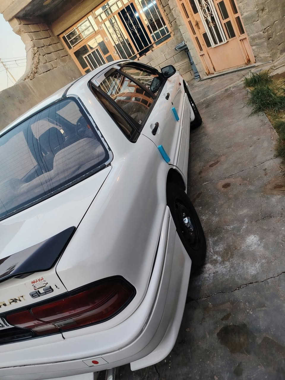 السلام عليكم كلند للبيع موديل ٩٢ رقم بغداد انكليزي بسمي كير محرك صدر تخم تاير كله جديد باور سنتر لك تدفئه تبريد صدر امامي وخلفي كله جديد فقط المشط تعبان السياره بلاديه لاظربه ولا صبغ ولا خياس السعر 44  بيها مجال بسيط مكان السياره سامراء

