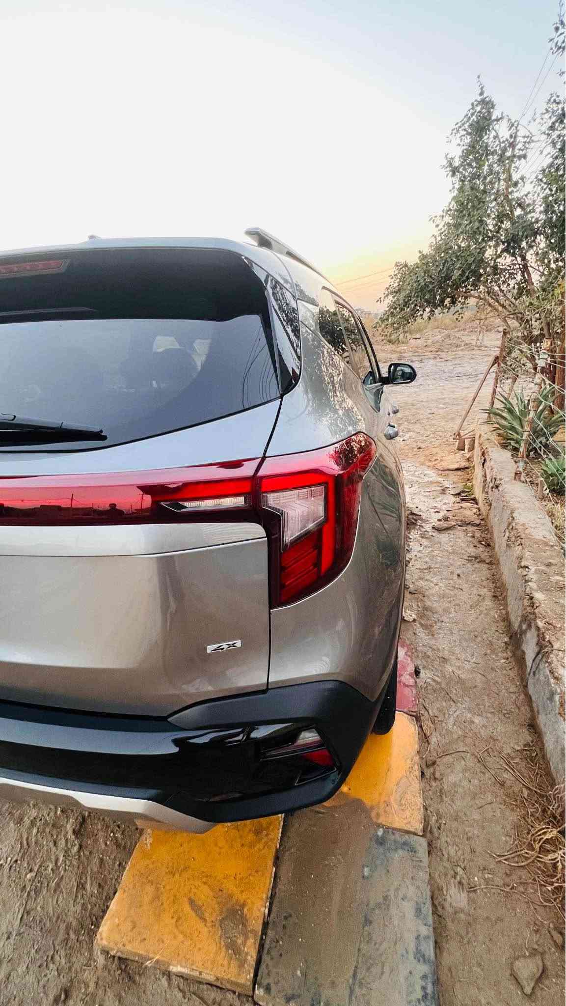 سليتوز 2024 فئة S وارد أمريكي مرقم بابل باسمي السياره 
ماشيه : 15 ميل
حادث جاملغ فقط بدون ايرباك 
مبدل مال وارد ومصبوغ نفس اللون والدعايه نفسه بدون تبديل 
رادارات  امامي …جانبي ..خلفي
فول تحكم ستيرن شاشه متصله 
تحديد مسار ..مثبت سرعه.. إطفاء ذاتي .. توقف ذاتي…مانع انزلاق
كشنات تدفئه مخمل وجلد تبريد قطعتين 
فور ويل درايف …نزول منحدرات 
ثلاث أنظمة قياده نورمل …وسبورت  …وسمارت
مكان السياره حله للاستفسار 
*********** حلة, بابل

نص مكتوب في الصور:
- 000-43025658 - 08/20/2025 - IAA Inc.