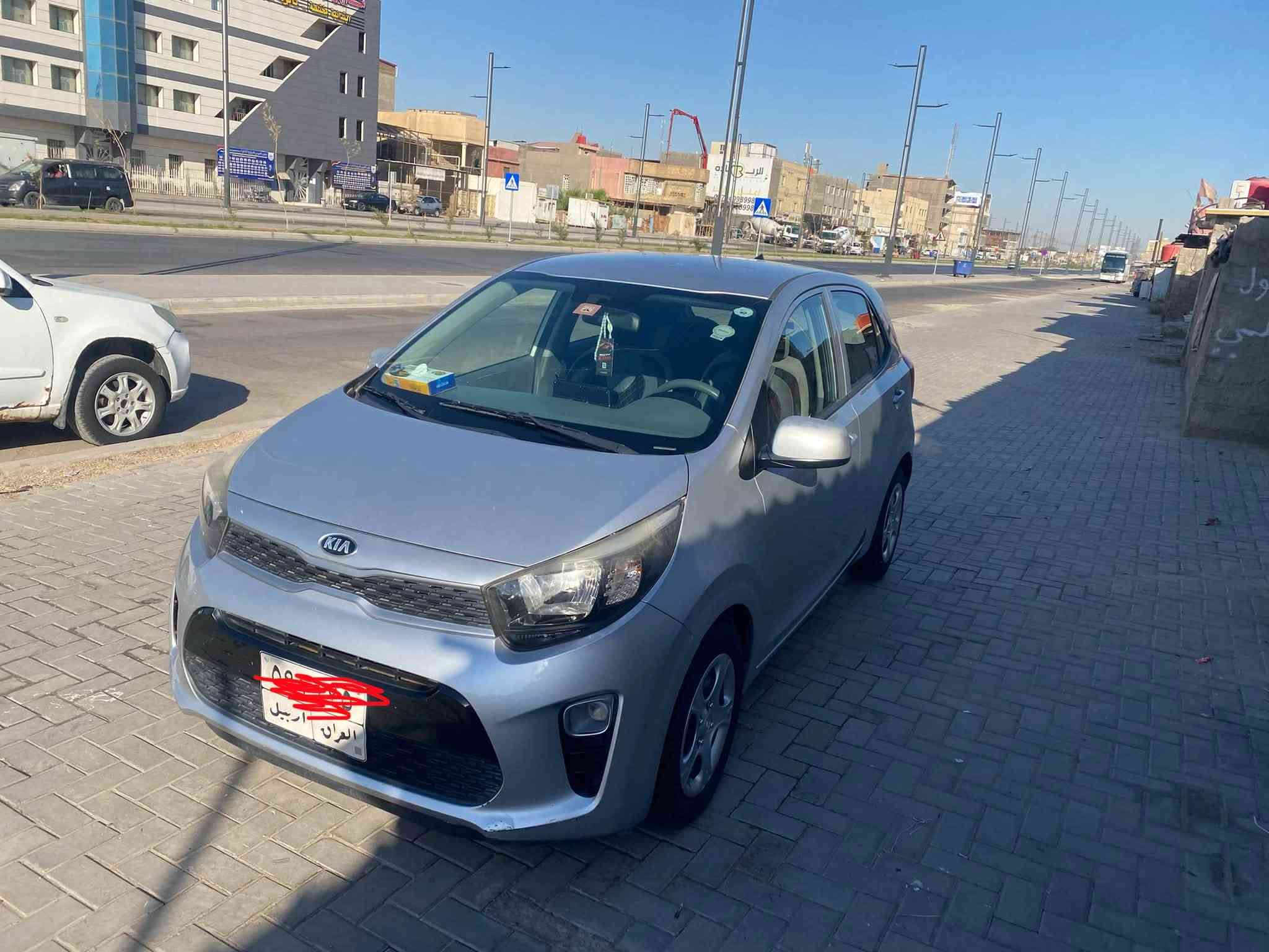 سلام عليكم  ‏كيا بيكانتو وارد خليجي موديل 18كفاله عامه من ضربه وصبغ وتبديل وبارد حته دعميات مكينه 1400 جبيره رقم ربيل مكان سياره البصره تصال ***********
