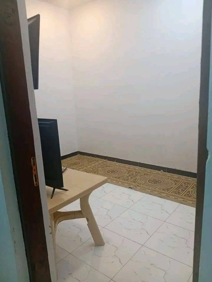 السلام عليكم 

بيت للبيع _  زراعي _كاع عامر حامي ال شمال 

مساحه البيت _100 متر مربع 

يتكون _ غرفتين _صاله _مطبخ _استقبال 

للاستفسار الاتصال على الرقم ***********

تابع الصفحة لتصلك جميع العروض

مستعدون لعرض وتسويق عقاراتكم ماعليكم سوئ أرسال التفاصيل علئ الخاص
