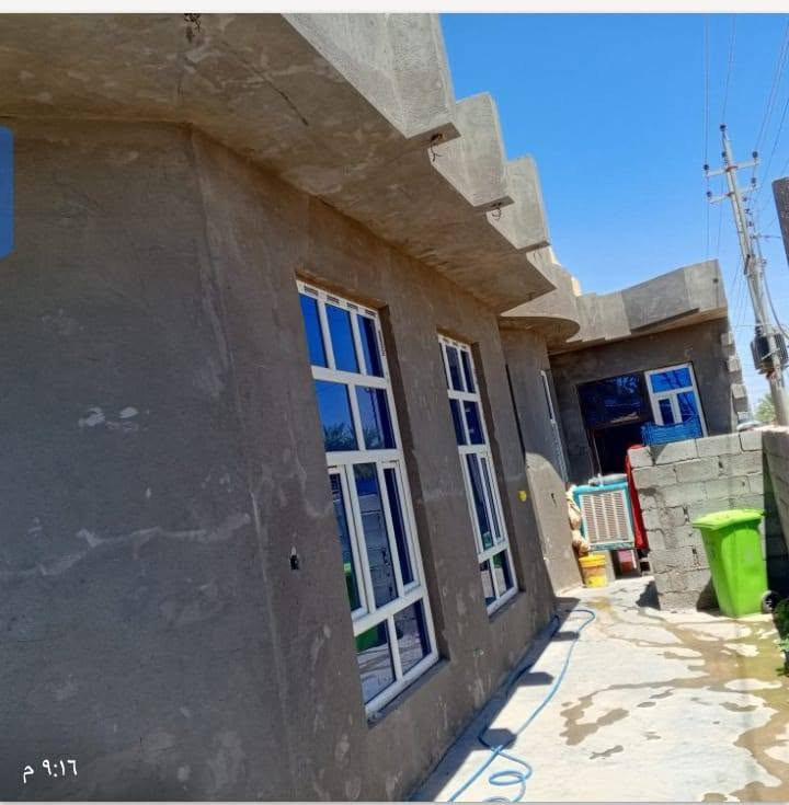 السلام عليكم
بيت للبيع في عامريه الصمود مساحه البيت ٢٥٠م ومساحه البناء ١٤٥م جنس الارض طابو صرف والقطعه ركن. ويتكون البيت من
غرفه واحده ٤×٥
ومطبخ حار بارد
وصاله
وصحيات
وديوانيه
ومناور
علما ان البيت مسحوب عليه قرض عن طريق مصرف عقار
سعر البيت ٤٥ مليون وبي مجال
وللاستفسار أكثر الاتصال على الرقم
***********
