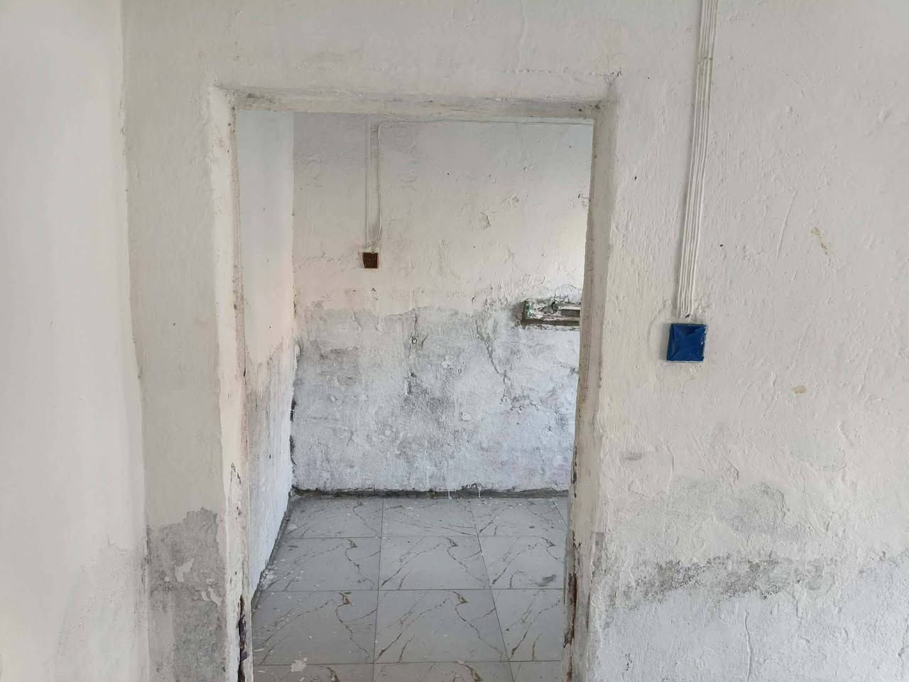 بيت للبيع المساحه 170 متر السعر 17 مليون دينار وبيه مجال للشراي يدلل موقع البيت حي ابو سلام قرب مدرسة الوقف الشيعي ابيع اقصاد ونقد مراجعة الرقم ***********
