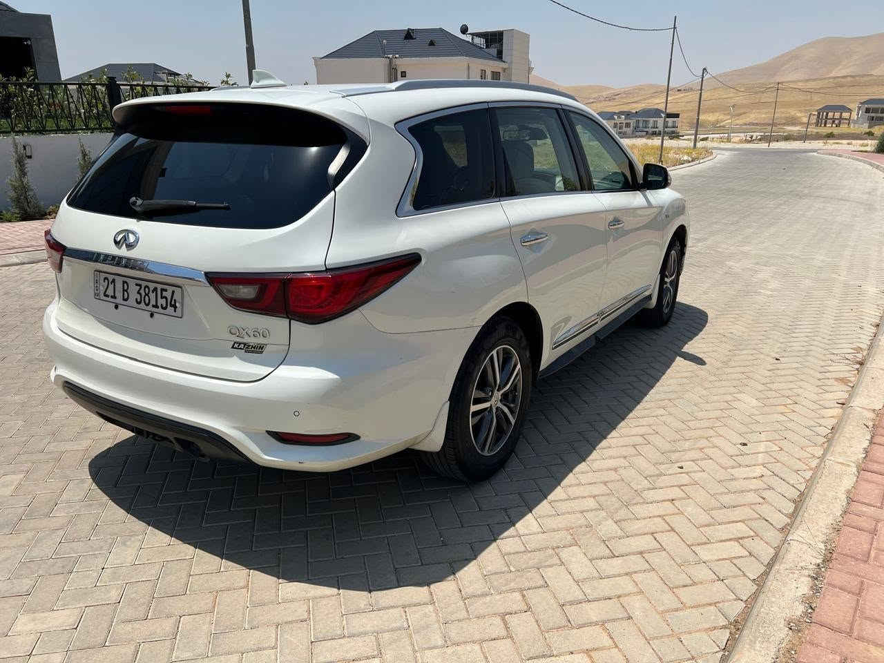 کـــــــوردی : 
فرۆشتن / گۆڕینەوە 

. ئینفینتی QX60 
. مــــۆدیل / 2019 
. کڵین تایتڵ وارد ئەمریکی 
. مەکینە / V6,3,5 کەپس 
. ڕەقەم و سەنەوی نوێیە 
. ڕۆیشتن / 150 هەزار میل 
. مواسفات فـــــــــــوول 
. سێ ڕیز کوشن ، دەبل ئەکسل 
. بەسمە و سلایت ، شاشە و حساس 

. بێ سبووغ ،  بێبۆیاخ 
. پێش و پشت کەپس ، بێ تەعدیل 

. نـــــــــرخ / 195 $ 
. ناونیشان سلێمانی  
. مۆبایل / ***********

،،،،،،،،،،،،،،،،،،،،،،،،،،،،،،،،،،،،،،،،،،،

عــــربي : 
بیع ، بدون مراوسة 

. انفینتي QX60 
.وارد آمریكی 
. مــــــودیل / 2019
. محرك / V6,3,5 کبس 
. رقم و سنویە جدید 
. ماشي / 150 ، الف میل
. مواصفات فول فول 
. سبعة راكب . دبل آكسل 
. بصمة و سلایت ، شاشة حساس 

. بدون صبغ ، بدون تعدیل 
. بجم امامي و خلفي كبس 
. کلین تایتل  
. ســــــعر / 195$ 

. عنوان سلێمانی ، تحویل ثانی یوم 
. واتس اب / *********** السليمانية, العراق
