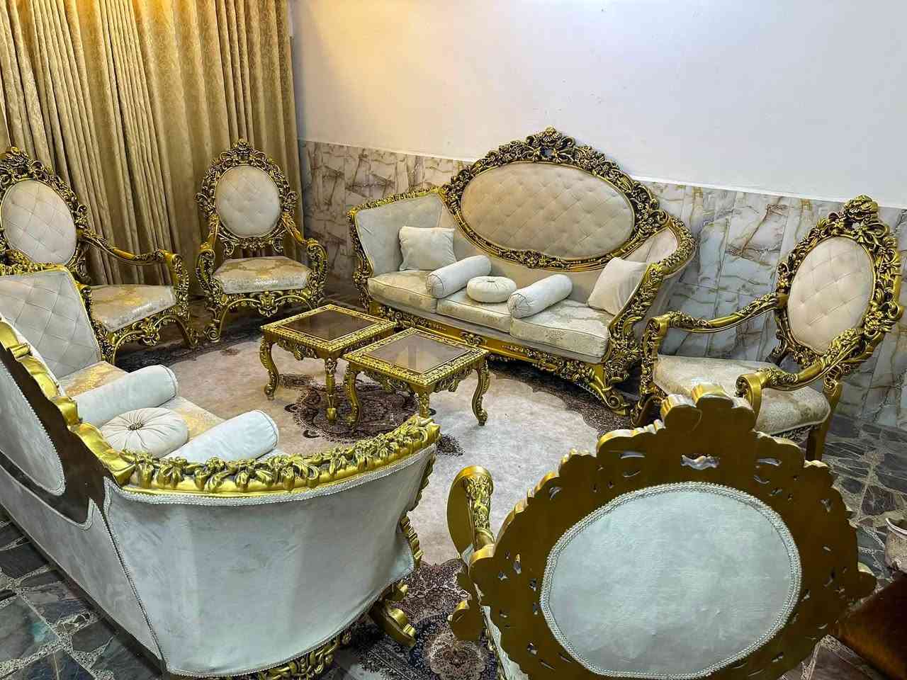 تخم ملكي ضخم عشر مقاعد مع طبلات اخو الجديد السعر قفل 900 مكانه المنصور ***********
