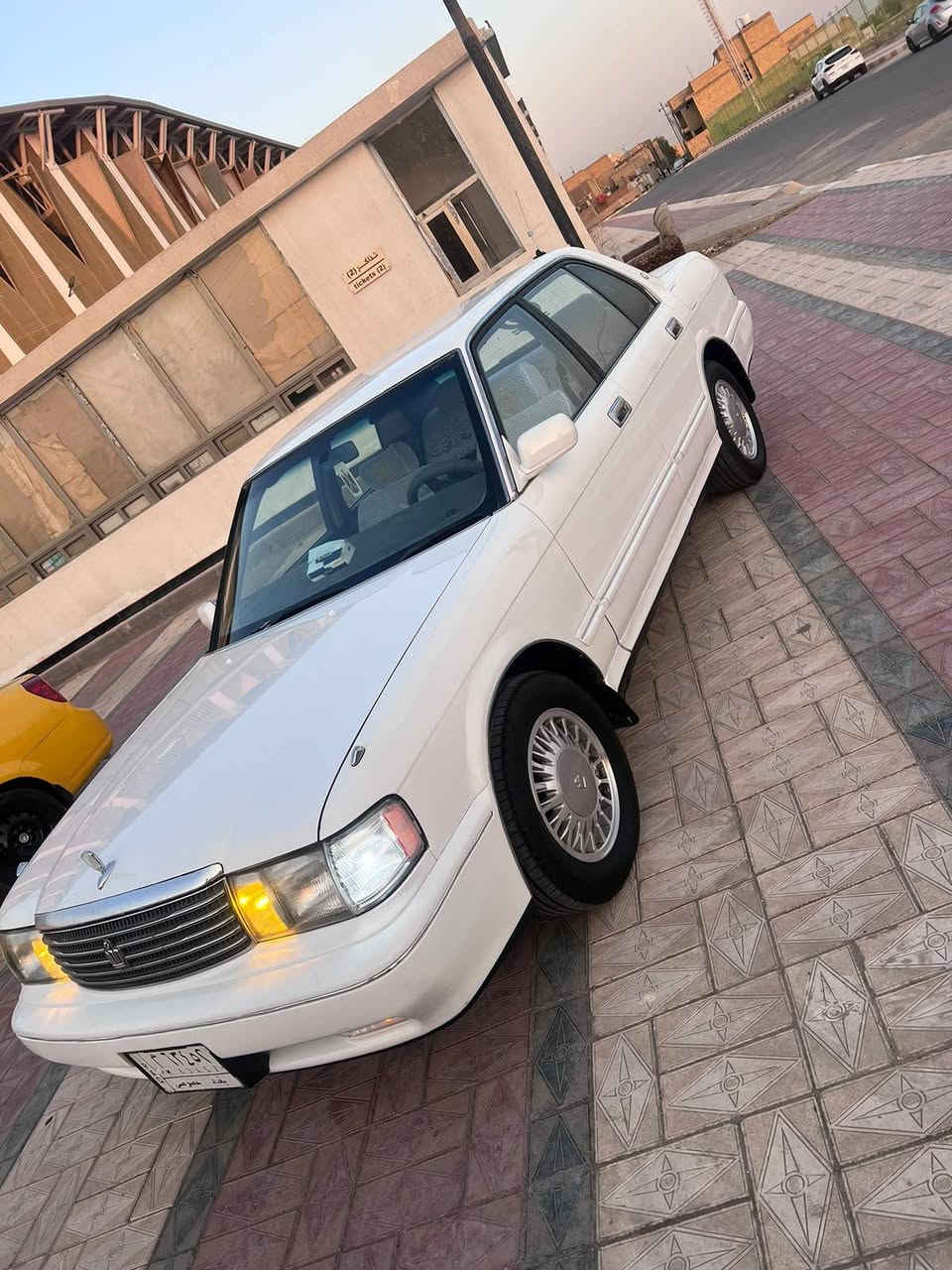 سلام عليكم سياره ارنب كراون مكفوله من الضربه والكصه والنقل جثه والعيب الشرعي كير ومحرك جدد حداده جديده تخم تاير جديد تبريد ثلج كهربايات كله شقاله تحويل مباشر الرقم بغداد السعر 70وبيه مجال الرقم للستفسار *********** ناصرية, ذي قار
