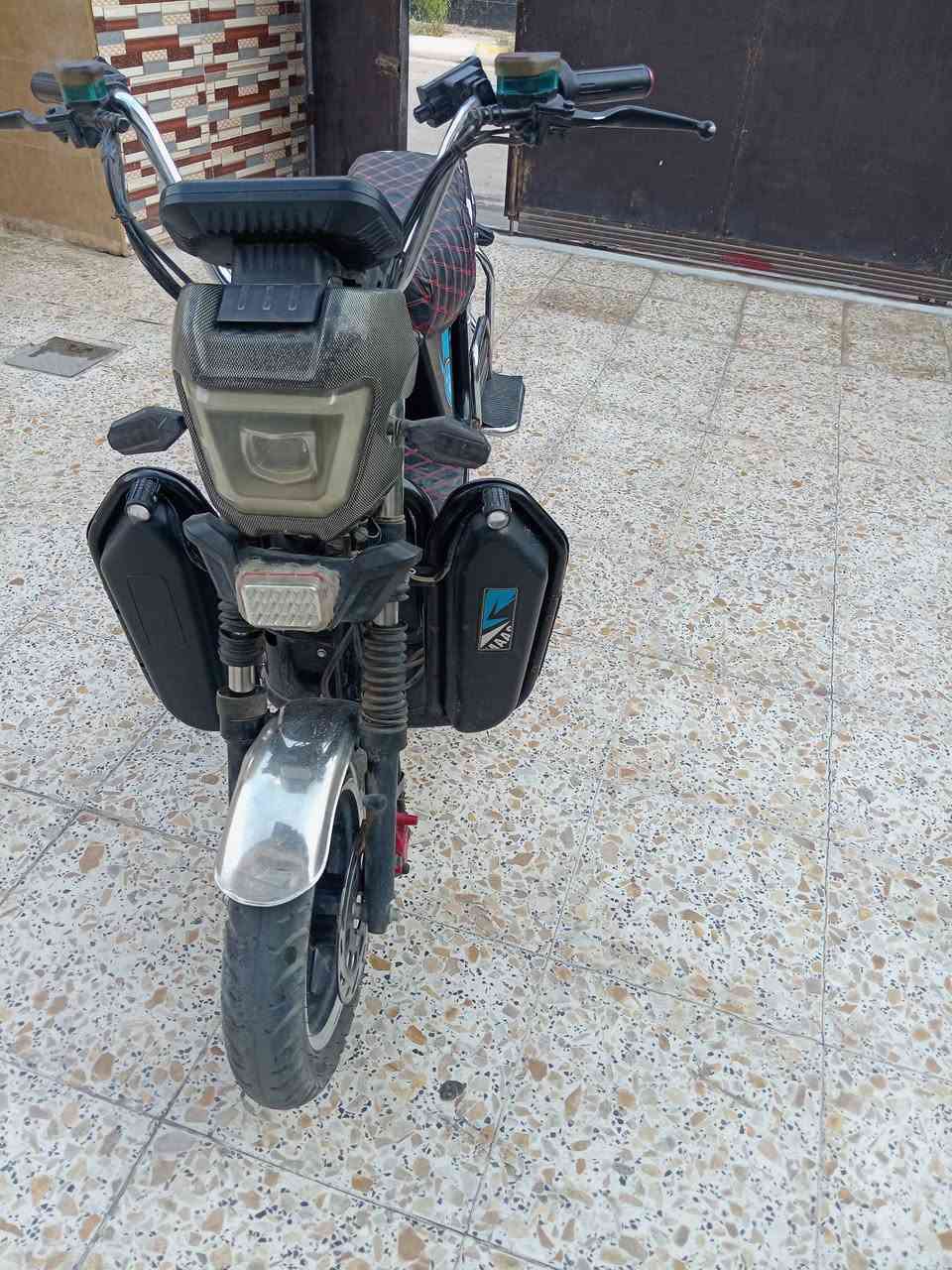 سلام عليكم موطور شحن جبلي خمس بطاريات جديد على الفحص رقم الهاتف ***********
