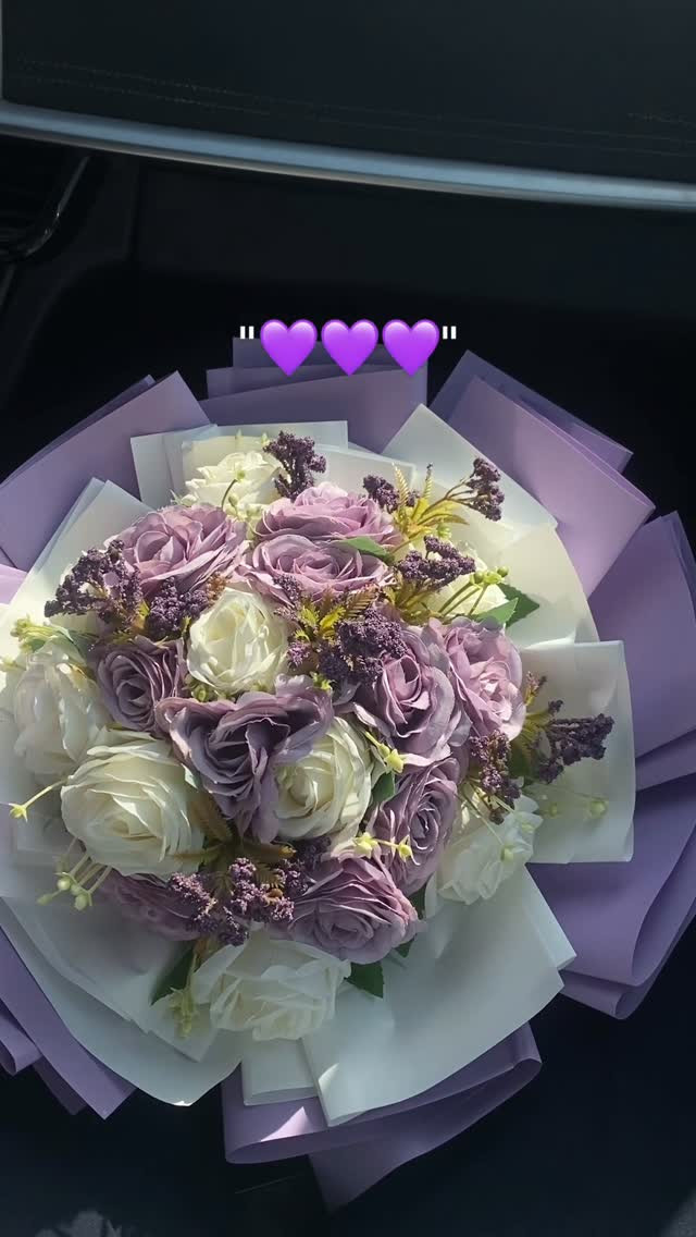 بوكي خطوبة 🥹💕 بنفسجي.
.
.
.
.
.
.

#بوكي #ورد #بوكيات #وردطبيعي #وردصناعي
