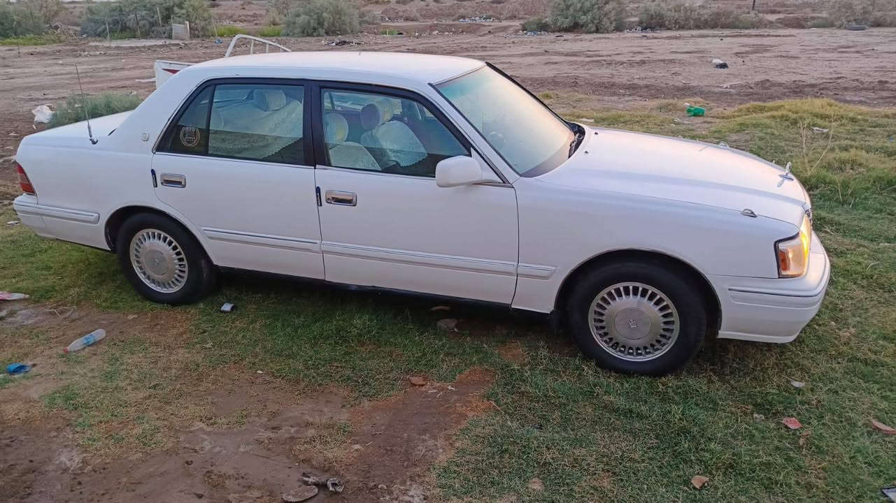 سلام عليكم البيع راس ثور تكم يسر بلاد 
موديل 1998الون بيض 🍳 سياره مكفوله 
من ضربه نغل وعيب شرعي رقم بصره مشروع 
وطني سنويه مجدده محرك جديد 2 ونص تخم تاير فبل سبوع تبريد قرفه جديده سعر 88 مراوس حسب قناعه ***********
