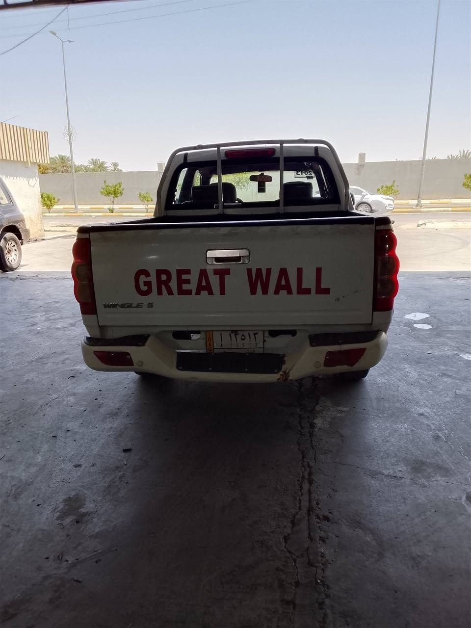 السلام عليكم گريت ويل
موديل 2013
سيارة مال جناي 

السيارة جاهزة مابيها كل نقص 

گير ومحرك مكفول ما ينقص قطرة 

كهربائيات كلها شغالة 

تبريدها ثلج  
 
ماعدا ملاحظات بل گشر الخارجي ملاحظات بسيطة 
السعر 57 وبيها مجال  
مستعجل على البيع 
***********
