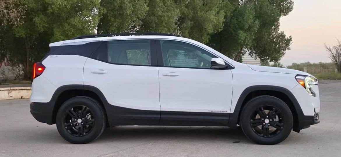 🚘 للبيع GMC Terrain 2024 🚘
أسعد الله أيامكم بكل خير 🌹

جيمسي تيران GMC Terrain موديل 2024، نظيفة ومميزة وبمواصفات جميلة.

🔹 الممشى: 11 ألف مايل فقط

🔹 المحرك: 1500 تيربو

🔹 الدفع: فور ويل 4WD

🔹 جنط كهرباء

🔹 كراسي كهربائية

🔹 كراسي مدفأة

🔹 داخلية جلد لونين

🔧 بخصوص الضرر:

✅ الضرر بسيط جداً 

✅ بدون إيرباك

✅ بدون ضرر أو إصابة للدواخل

✅ بدون تبديل أي قطعة

✅ السيارة على وضعها، والضرر خارجي وبسيط جداً

📞 للتواصل: [***********]

💰 السعر: [198ورقه وبي مجال بسيط جداا]

السيارة نظيفة وتستاهل المعاينة، والجاد يتواصل للاستفسار.

نص مكتوب في الصور:
- BIDCARS