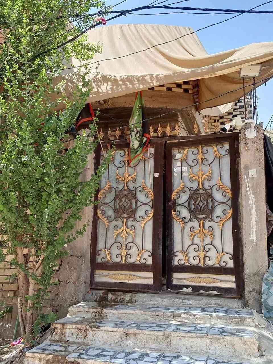 للبيع طابو صرف منطقة النداء، بناء درجه أولى مسلح،، استقبال، وغرفه و صاله ومطبخ، صحيات داخلي وخارج الي يحب يتواصل على الرقم ***********،، سعره ٩٥ مليون وبي مجال بسيط،،
