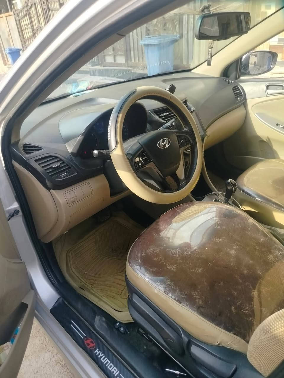 اكسنت 16 خليجي مكينه 1600 بيها بابين الخلفيه بدون دواخل مصبوغات تبريد ثلج كير مكينه صدر تخم تاثر باتري كله جديد كاميرا وحساسات وشاشه تحكم ستيرن تحويل ثاني يوم السعر 55مكاني بغداد الاتصال ***********
