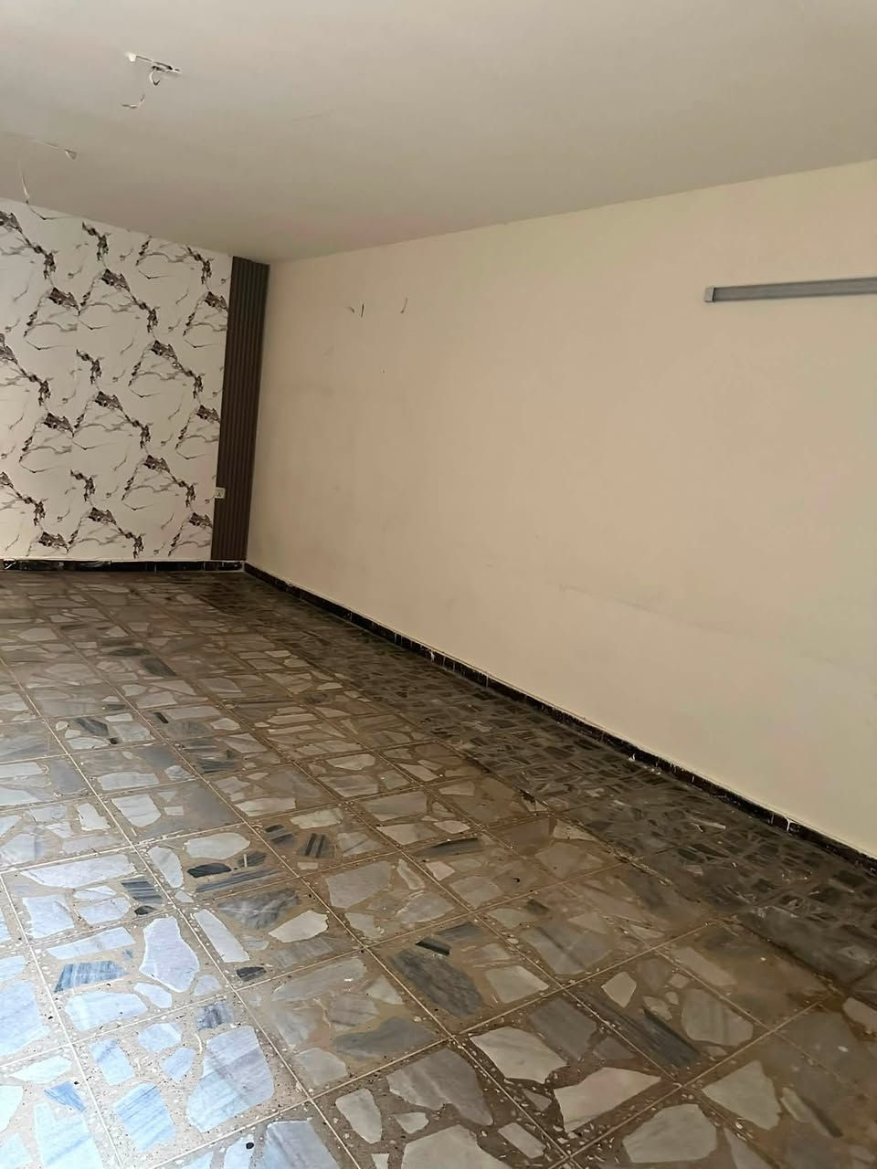 بيت للبيع مساحه ٩٢ واجه ٤.٦نزال٢٠ جوه جسر البنوك للاستفسار الاتصال على الرقم ***********
