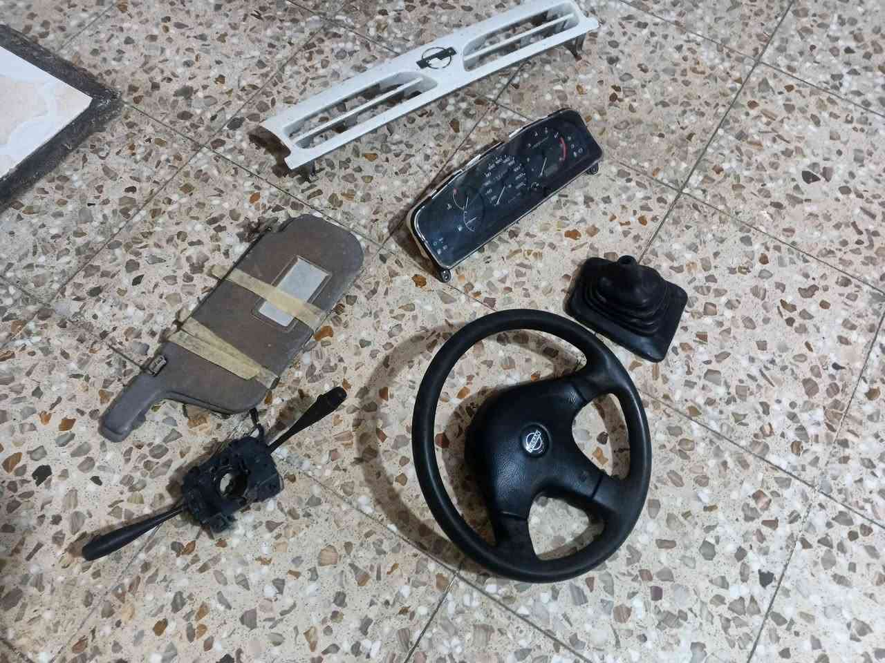 نيسان بريميرا • قطع غيار • نظيفة