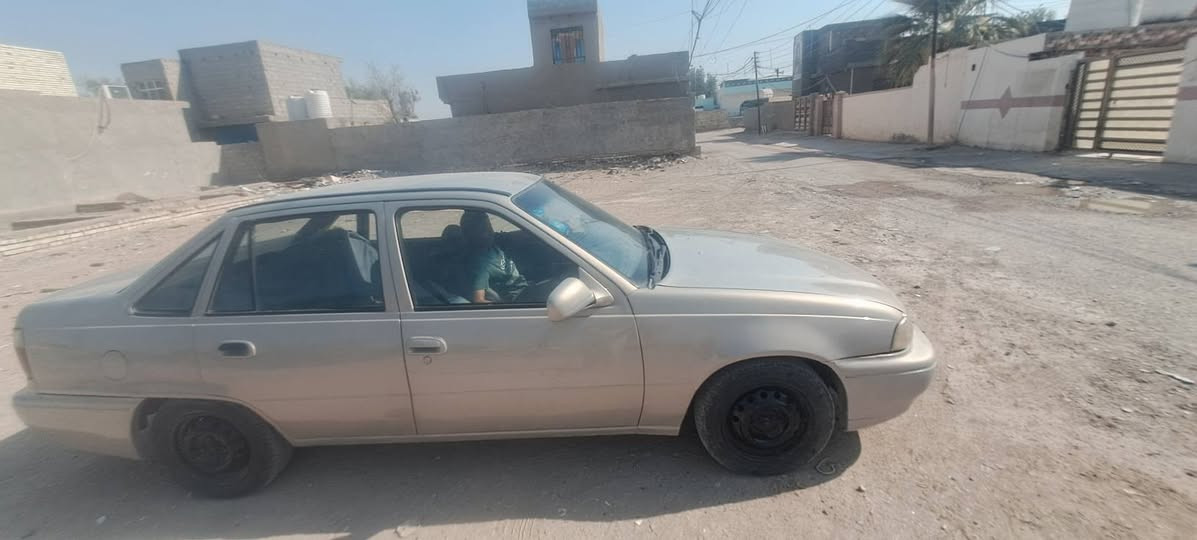 سلام عليكم دايو سلو موديل 95
كير ومحرك خير من الله تبريد شغال 
رقم بغداد 
السيارة بسمي تحويل ثاني يوم
تصال واتساب ***********
السعر 30 وبيها مجال العنوان 
بغداد
