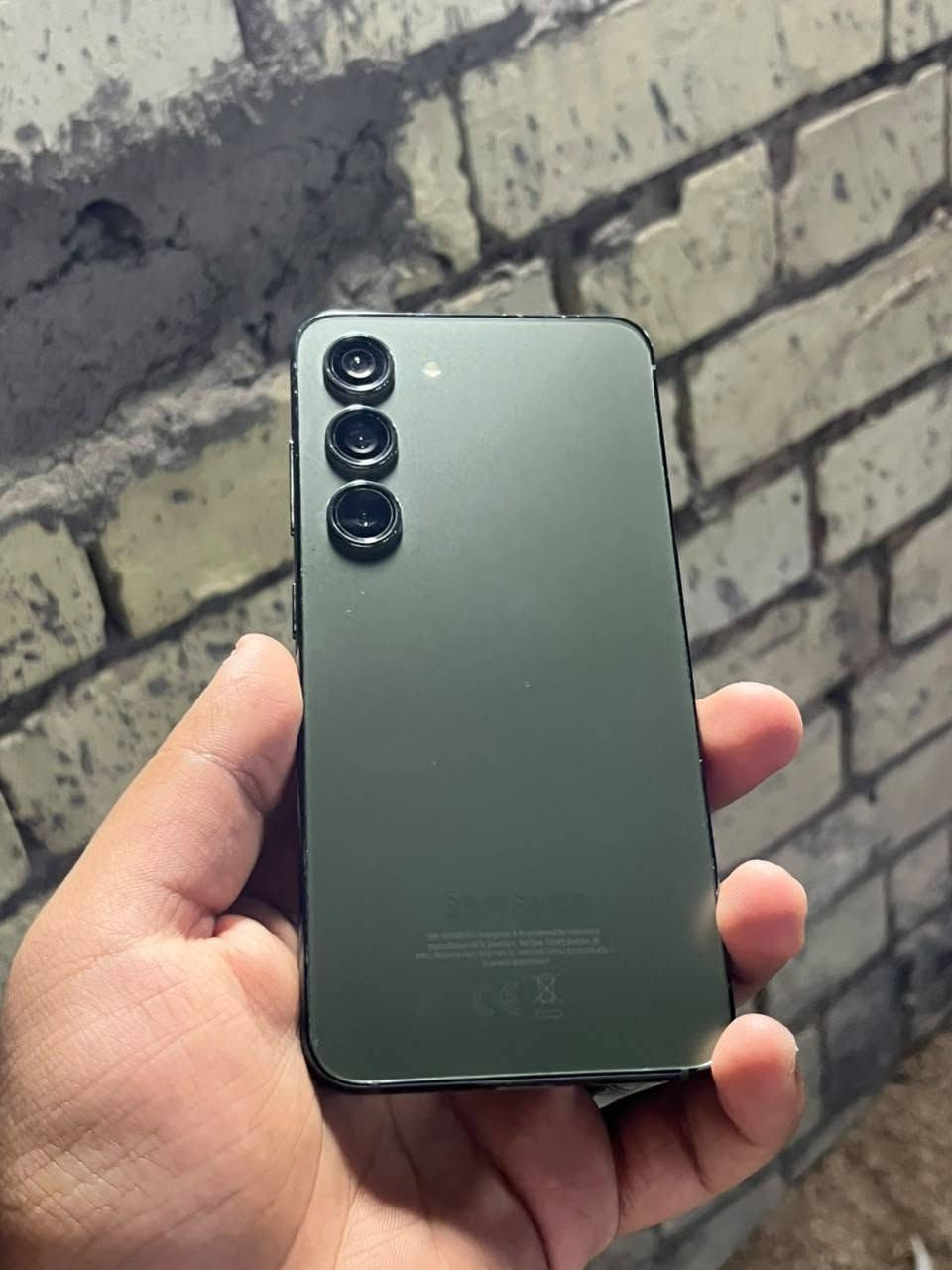 السلام عليكم 
Samsung s23 5G العادي 
شرق أوسط دبل سيم كارت
128 ذاكرة
معالج snp 8 gen 2
شاشة super amoled 
120hz
نضافة 90% 
جهاز وتر بروف مكفول 
السعر 450 وبي مجال 
مكاني بغداد الزعفرانية 
***********
ملاحضة معجبك السعر اعبر المنشور رجاءاً
