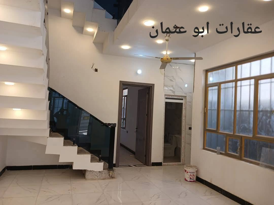 مشتمل البيع حي الخضراء طابقين ٤غرف وصاله ومطبخ ستقبال كراج صحيات المساحه ١٢٥م شارع ١٠م البيت زيرو شغل درجة أولى سنه البناء ٢٠٢٥ للستفسار اتصل ***********
