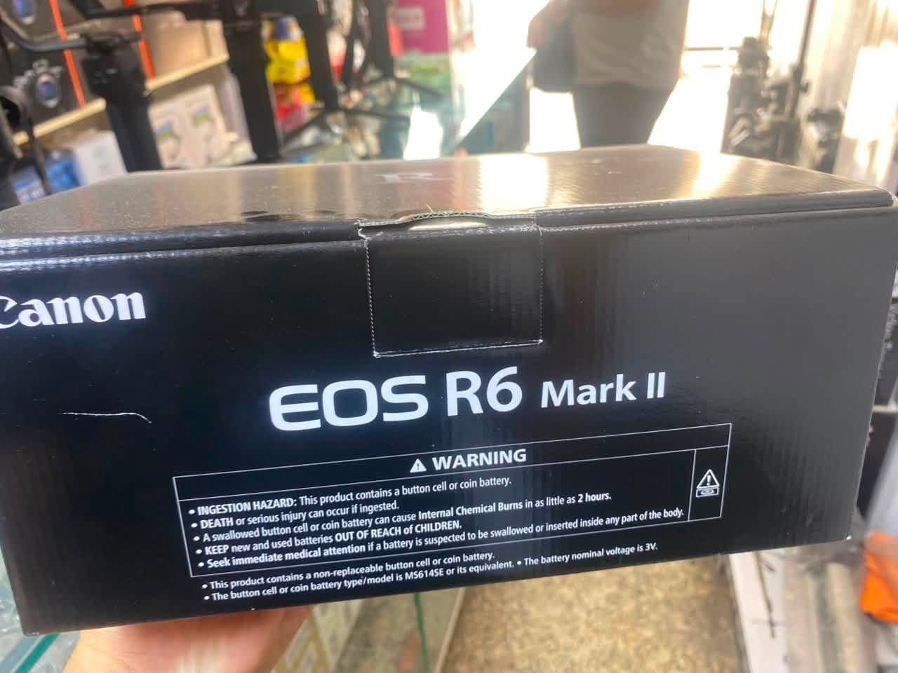 للبيع | Canon EOS R6 Mark II – مستخدمة استخدام قليل 🔥

إذا تبحث عن كامرة Full-Frame احترافية تجمع بين قوة التصوير الفوتوغرافي والفيديو، فهذه فرصتك 👌

✨ Canon EOS R6 Mark II
🔹 استخدام قليل وحالة ممتازة
🔹 مستشعر Full-Frame 24.2MP
🔹 أداء قوي جداً بالإضاءة الضعيفة 🌙
🔹 تثبيت صورة داخلي IBIS
🔹 تصوير فيديو 4K بجودة عالية 🎥
🔹 نظام Autofocus متطور وسريع لتتبع الأشخاص والحركة
🔹 شاشة لمس متحركة
🔹 مناسبة جداً للـ أعراس، بورتريه، مناسبات، تصوير تجاري وفيديو

🔥 كامرة احترافية للمصور اللي يريد أداء قوي ونتائج مضمونة.

📍 العنوان: بغداد – الباب الشرقي
📞 للاستفسار والطلب: ‭***********‬
🚚 توفير خدمة توصيل
