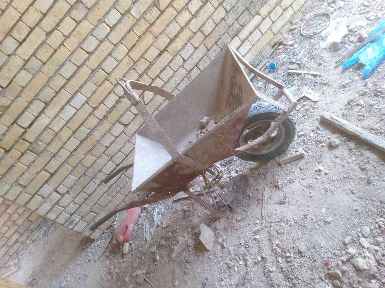 سلام عليكم ونج للبيع كامل مكمل ويا عربانه وحده و ماطور والسكله سعره 600 وبي مجال حك الجيه مكاني بغداد مدينه الصدر الشراي يتصل و يدلل ***********
