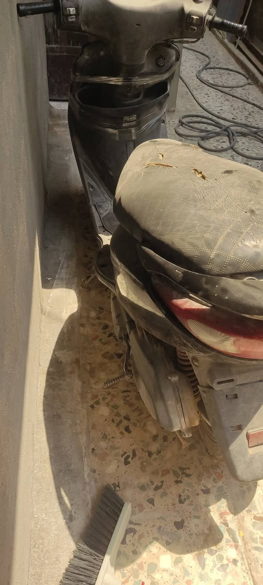 للبيع دراجه بريز كايمه بس شغاله عفته بدون دهن كامت سعره 200 الف هذا رقمي ***********
